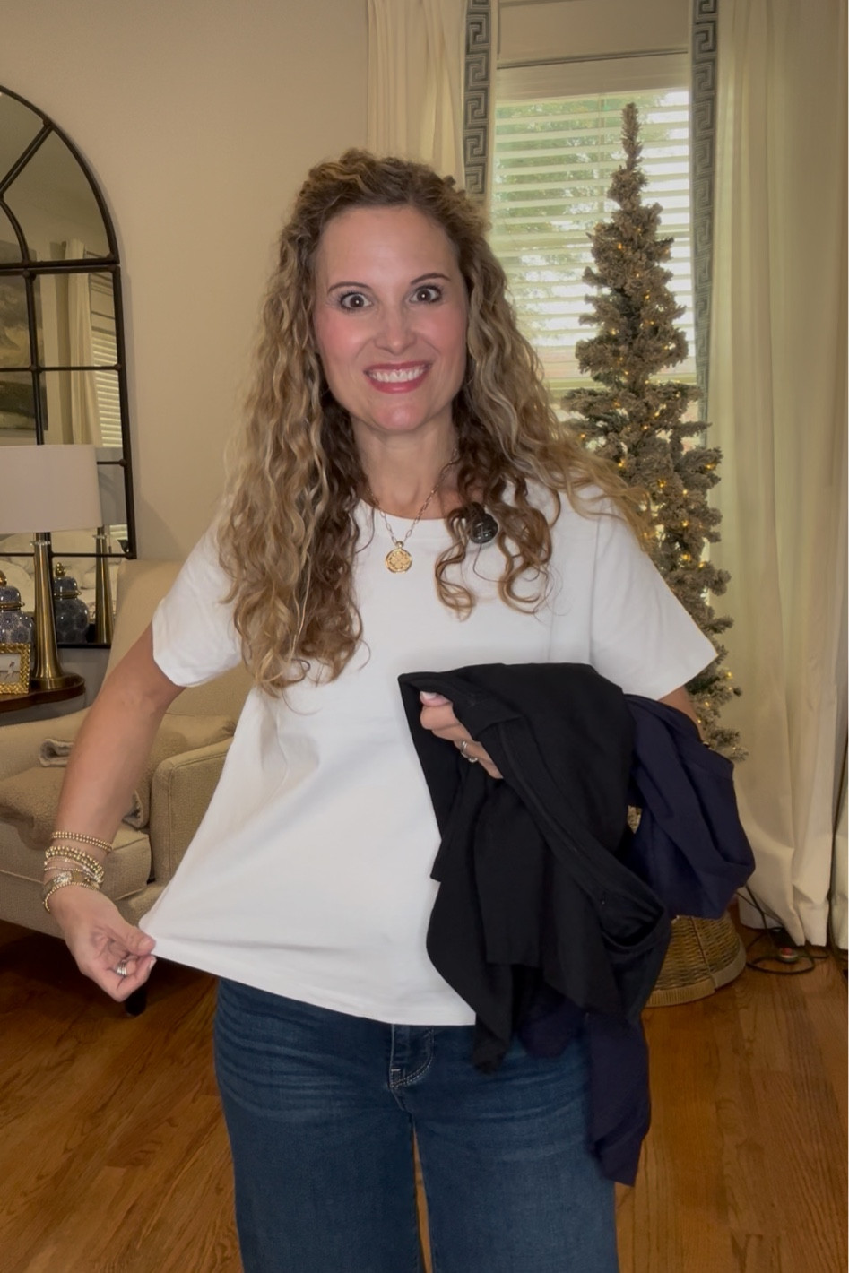 My fave modern boxy t-shirts that aren’t too short. Perfect for mom  

#LTKPetite #LTKmomlife #LTKOver40