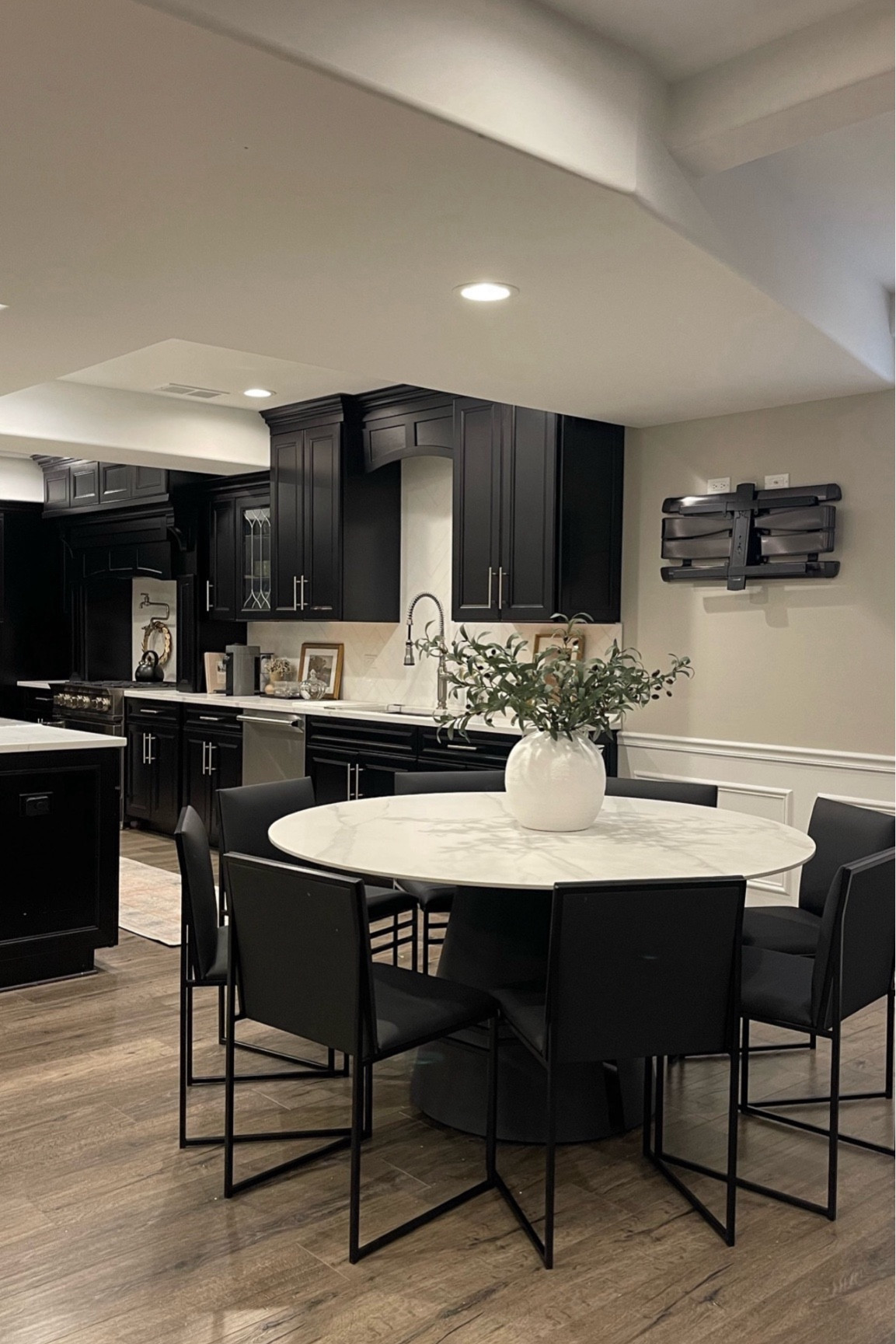 My dining table is on sale and comes in several sizes. I love the matte marble top! @wayfair #wayfairfinds #wayfairpartner #wayfair #diningtable 


#LTKxWayfair #LTKSaleAlert #LTKHome