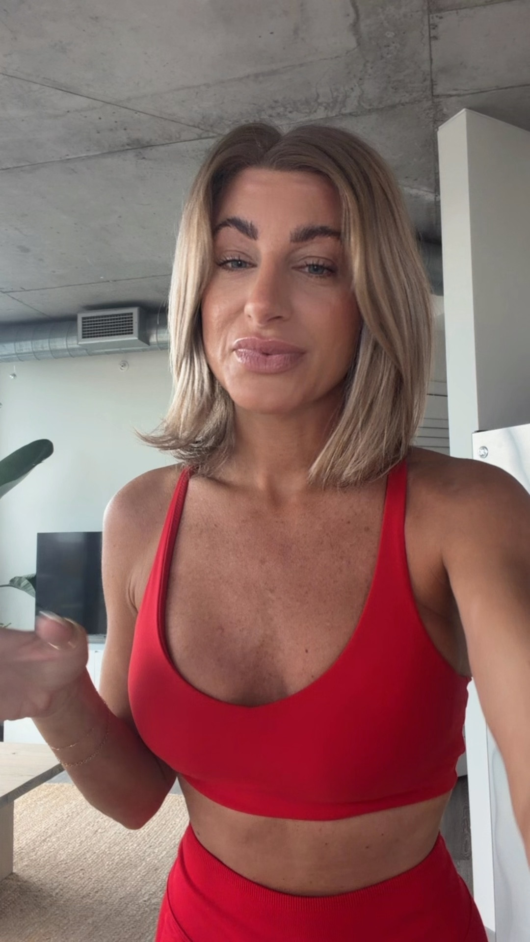 Fire engine red workout set! I’m looooving this. Im in a size small for bottoms and xs for top! 🔥🔥🚒♥️🥰

#LTKgrwm #LTKstorytime #LTKfitnessgoals