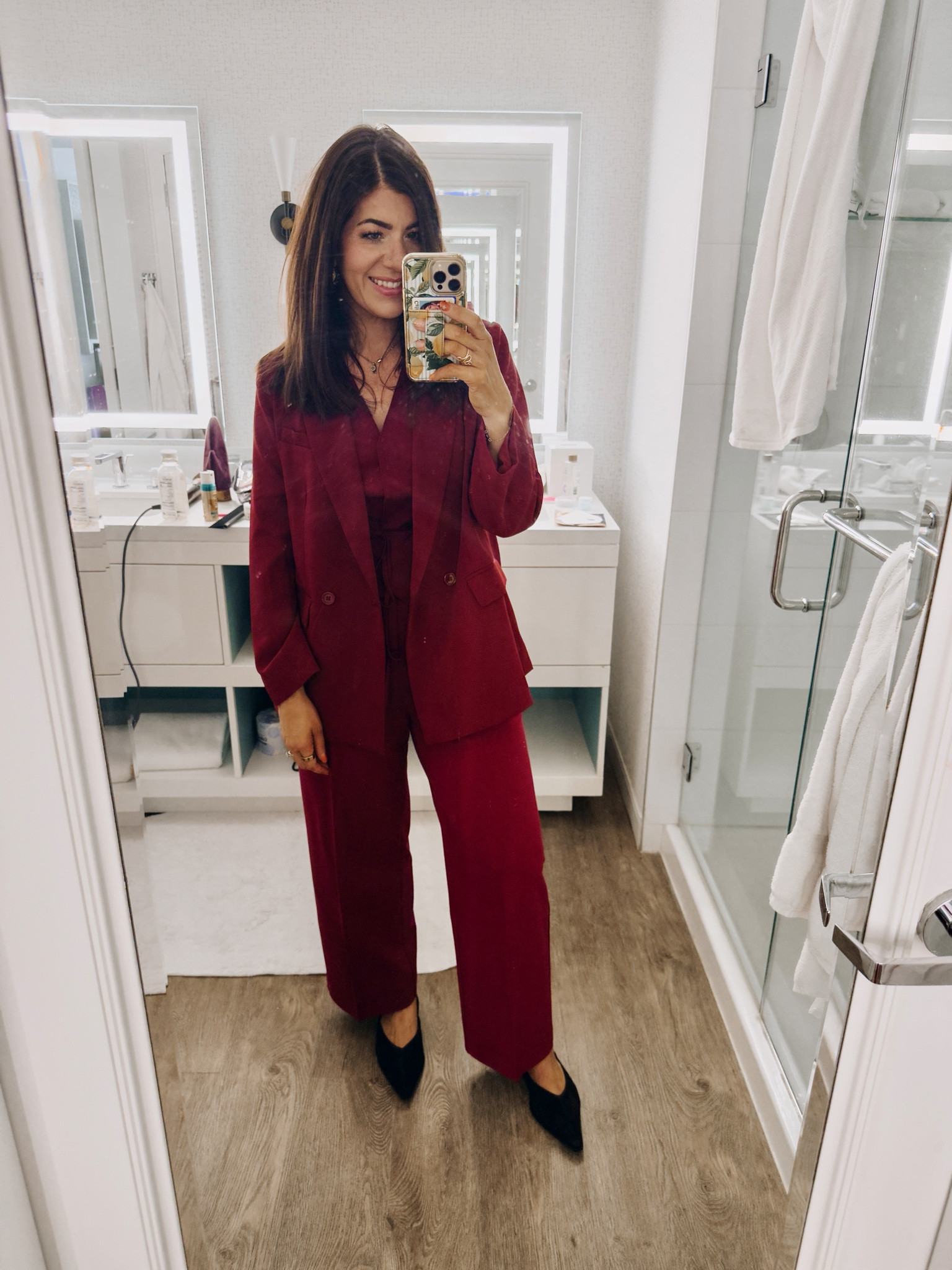 In a medium blazer and large two piece vest set 

#LTKSaleAlert #LTKWorkwear #LTKMidsize