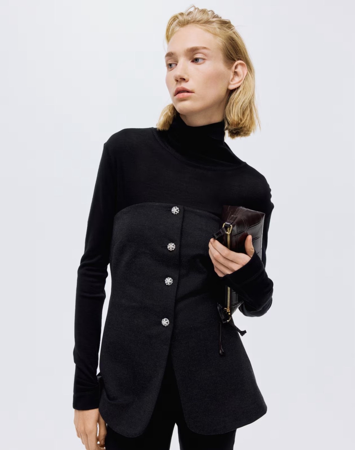 This is a great seasonal transition piece! Wear it in the spring/summer solo or in the fall/winter with a top underneath! ✨

#LTKStyleTip #LTKOver40 #LTKMidsize