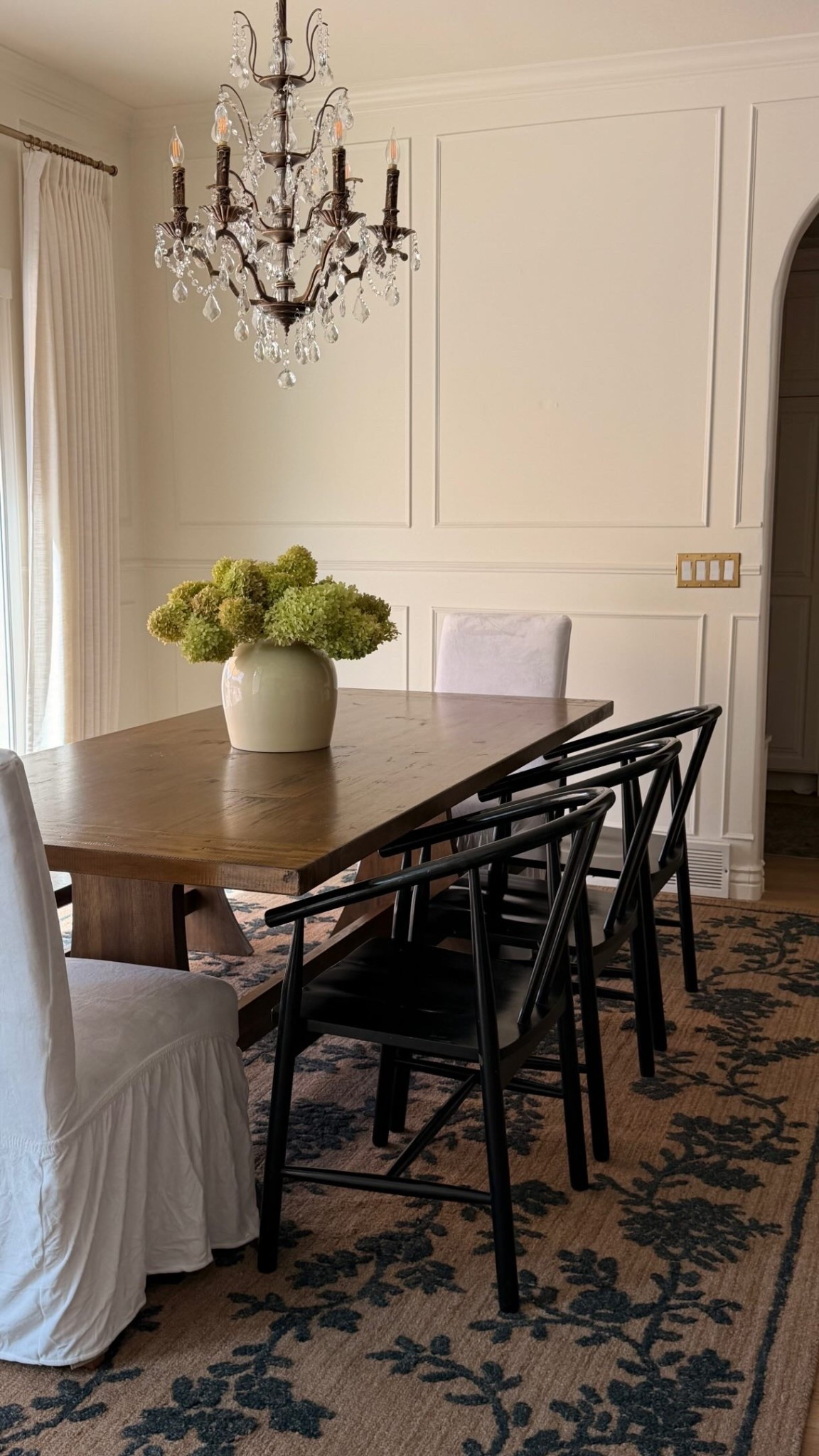 I gasped when I opened my new Winslet rug from @joannagaines x @loloirugs last week! This rug is truly a work of art and quite possibly my favorite in my home! This rug was so good it sparked a whole makeover in my dining room and I could not be happier with how it came together!  Comment RUG for the link to be sent to your inbox! I also added the Isola and Annalie pillows to Bella’s bedroom and they are so perfect 😍. Dining room makeover, Joanna Gaines, Fixer Upper home, colonial, collected home.  #loloi #joannagaines #diningroomdecor #nancymeyersinteriors #diningroommakeover 🤎 https://liketk.it/6niTg