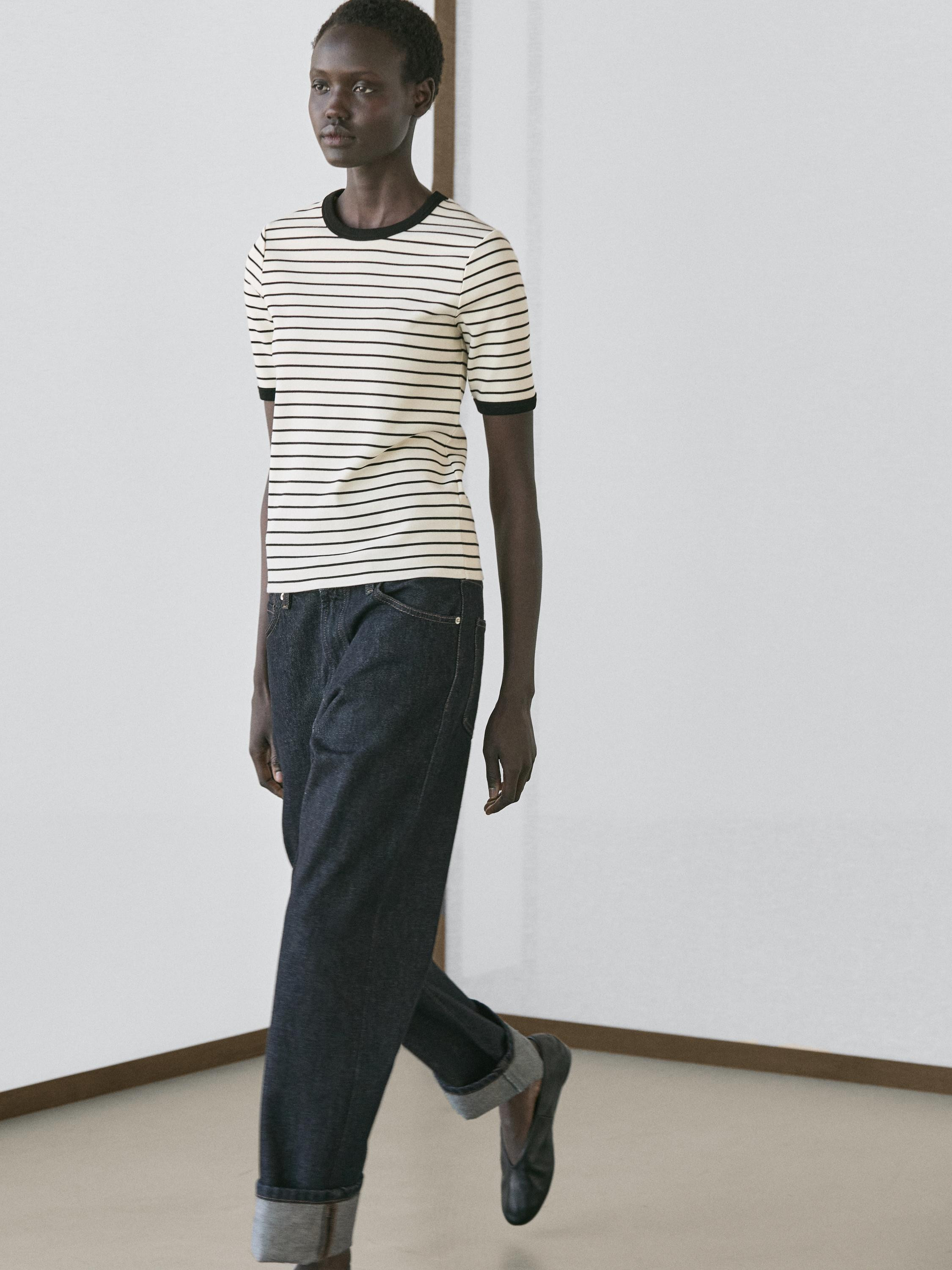 Short sleeve T-shirt with contrast stripes | Massimo Dutti UK