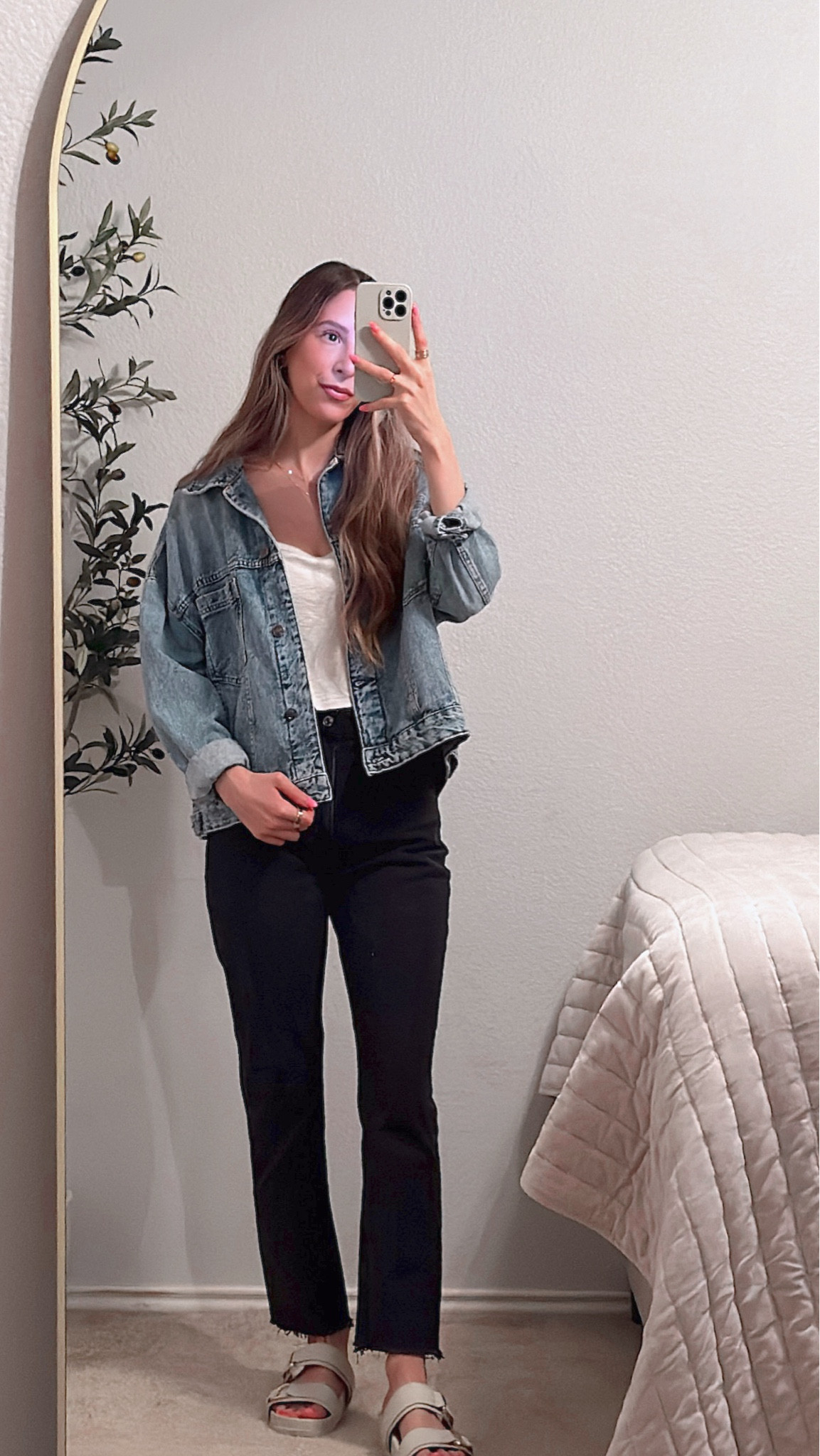 Oversized Denim Jacket 💙✨
Wearing an XS

Casual outfit idea, Jean jacket, denim, travel outfit, back to school outfit, travel outfit, teacher outfit idea

#LTKBacktoSchool #LTKStyleTip #LTKU