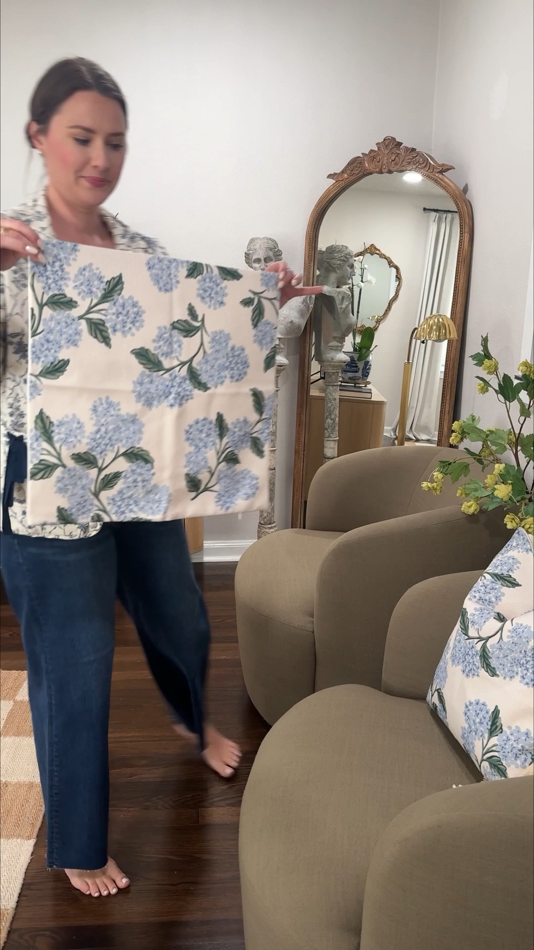 Best quality hydrangea pillow covers and they’re cheap!!

#LTKHome #LTKSaleAlert #LTKdayinmylife