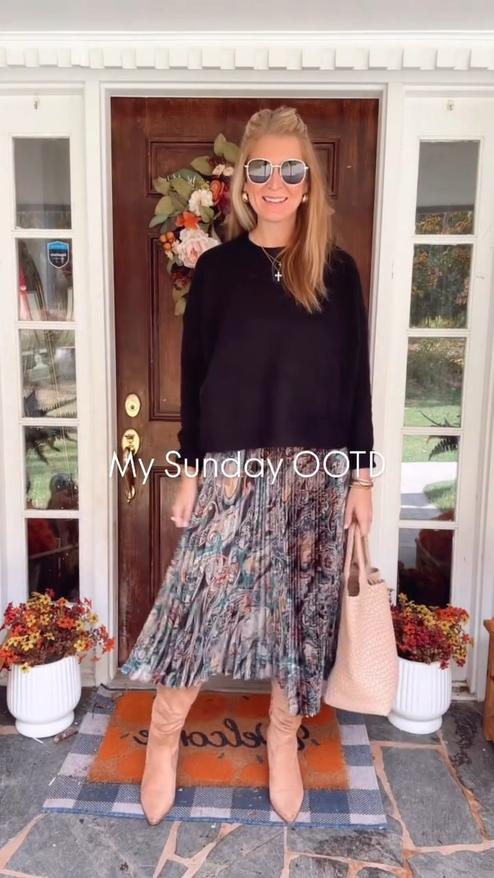 I loved my Sunday ootd. I found this dress at Belk and threw it in my cart immediately. I love that the sweater is attached! 
The prettiest fall colors! In size M.

#sunday #sundaystyle #shopltk #liketkit #belk