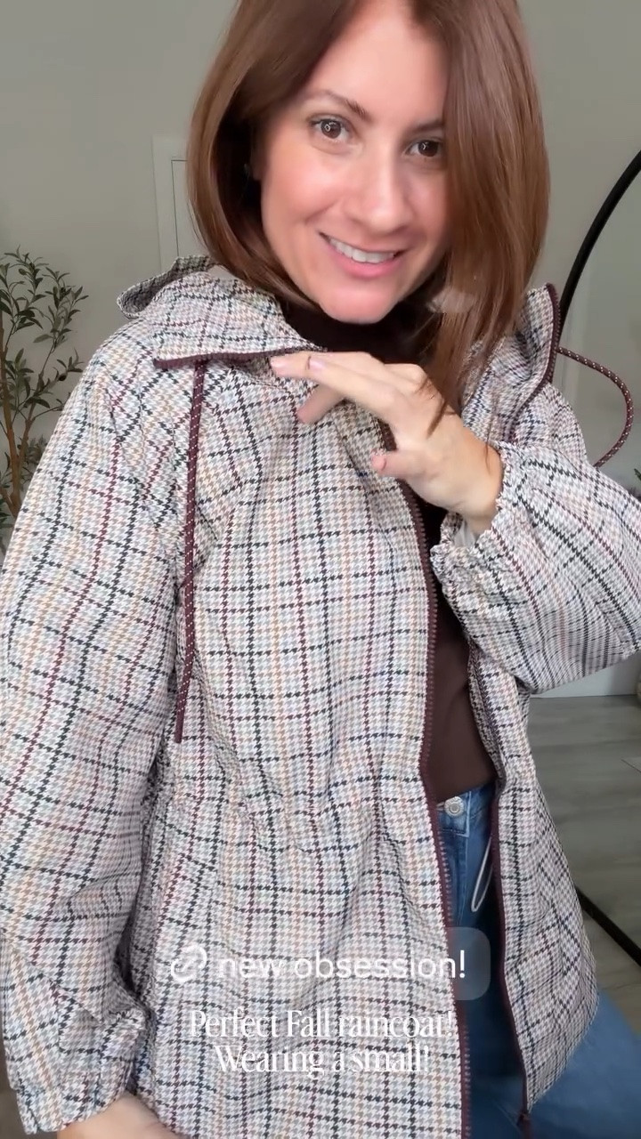 Perfect Fall raincoat! Wearing a small! @oldnavy #oldnavystyle