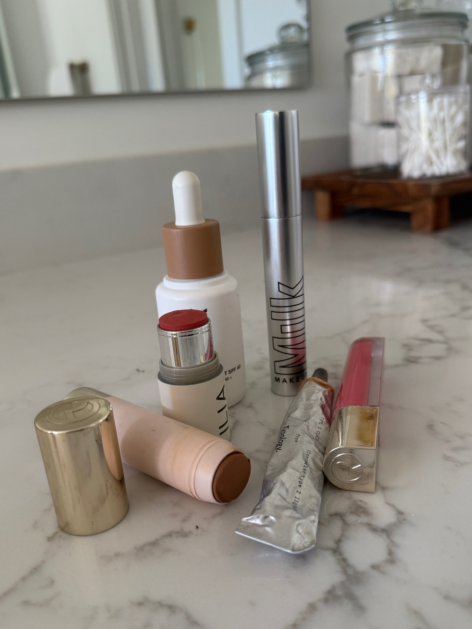 Concealer : type 2 
Blush : all of me 
Bronzer : happy sol 
Mascara : blackest black
Skin tint : st8 Shela 
Lip: nearly apricot 