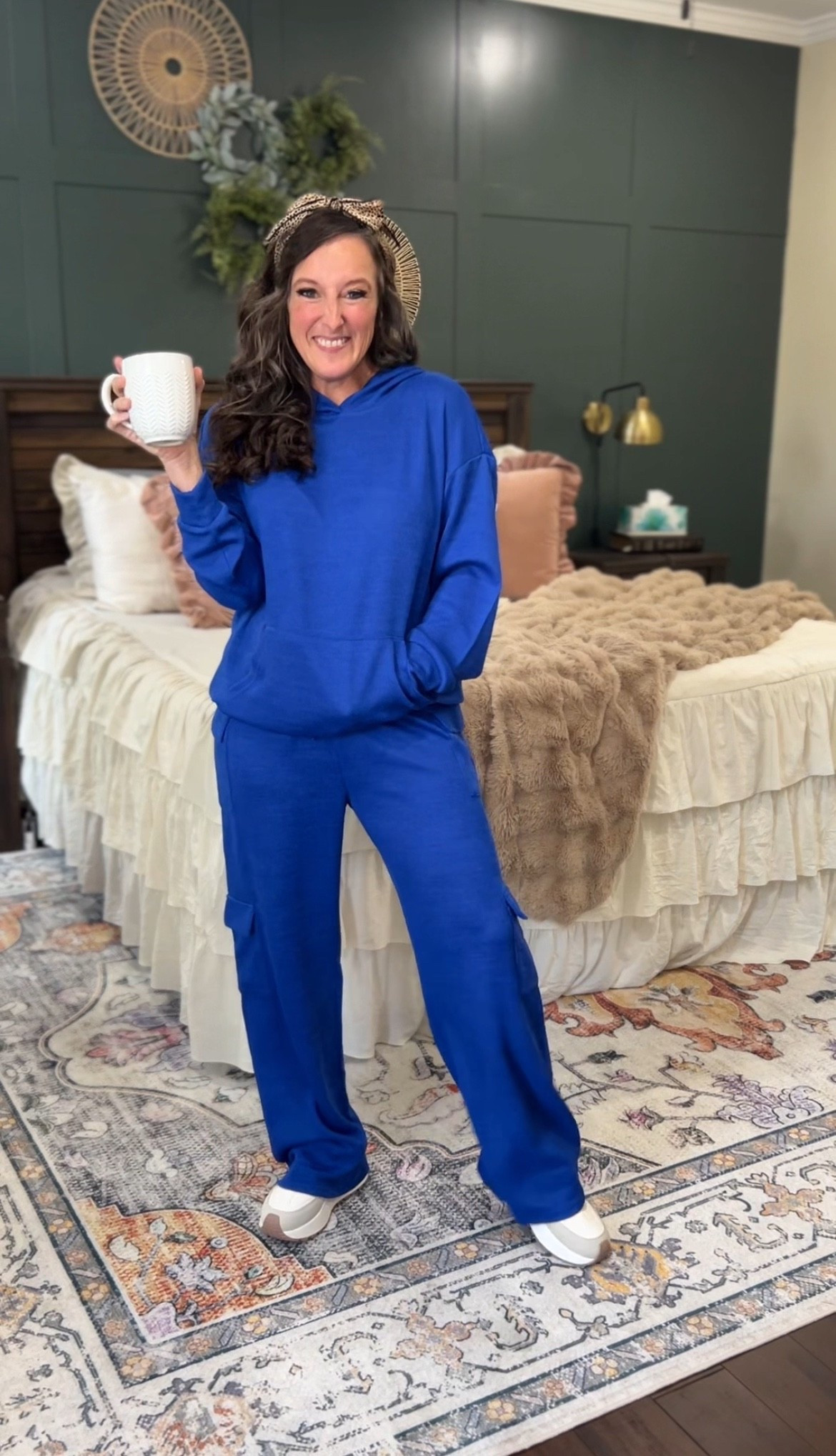 Perfect travel day outfit 

Wearing M. 5’2, 140lbs, 36C, 31 waist, 40 hips, 26 inseam

#LTKTravel #LTKFindsUnder50 #LTKStyleTip