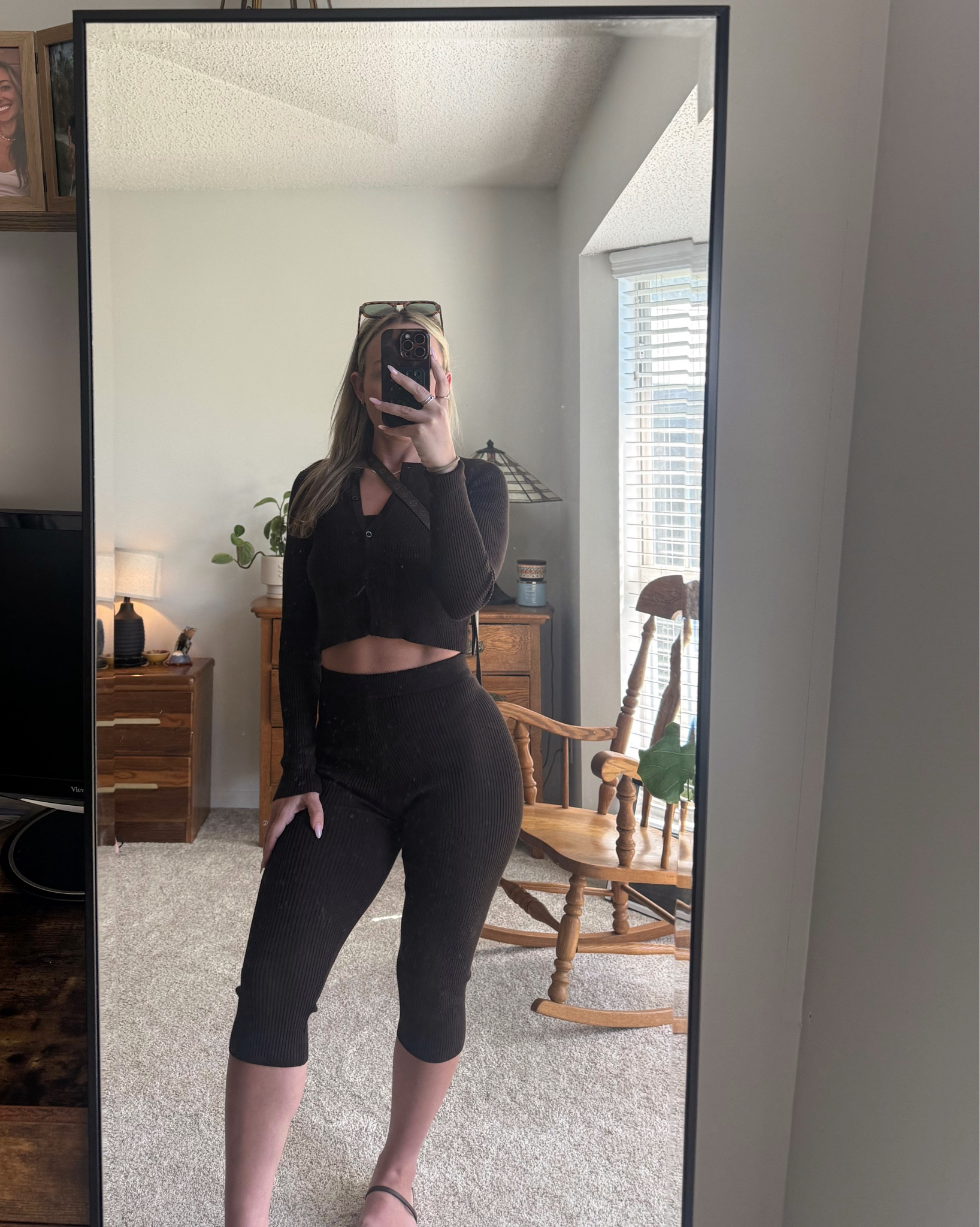 🍫 Capri set & 🤎 sandals #LTKset #LTKrevolve 

#LTKootd