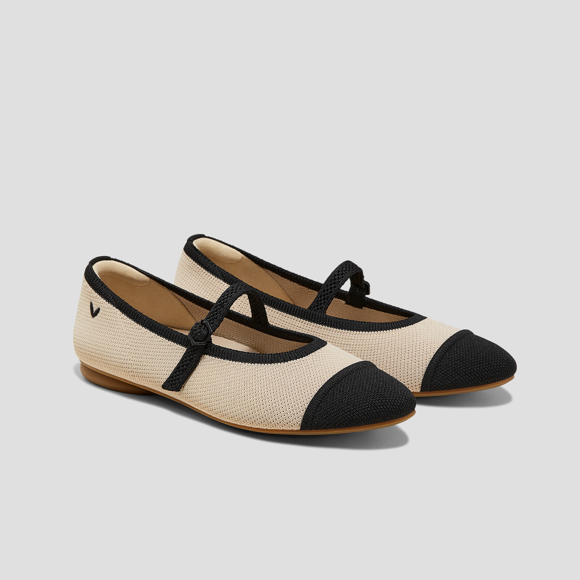 VIVAIA Almond-Toe Mary Janes AdaptAll™ (Tamia Mary Jane)|ALMOND BLACK|5.5-6 | VIVAIA