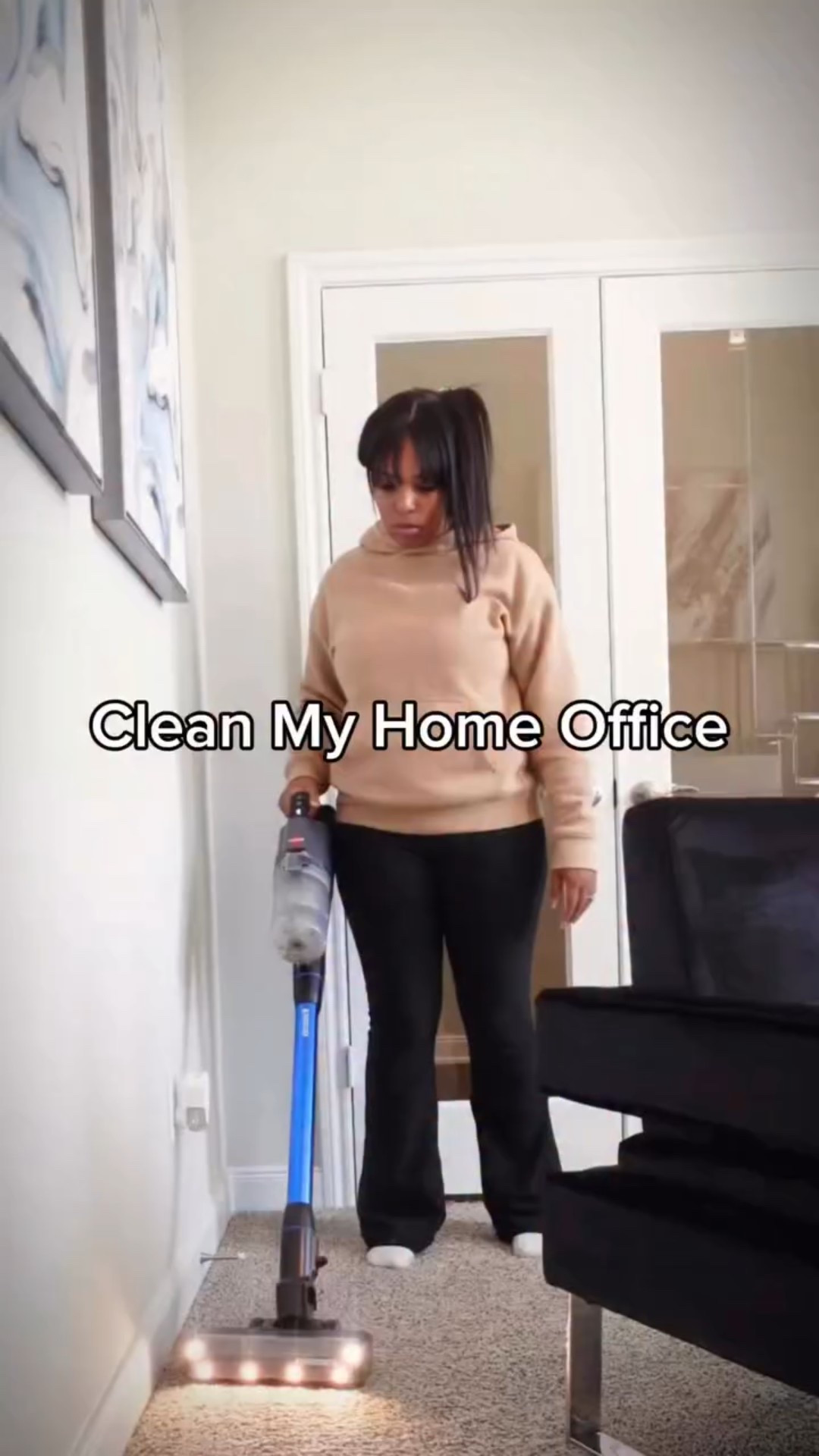 Cleaning my home office so next week I can be productive 

When my office is dirty it clogs my brain! 
#clean #cleaning #homeoffice #workfromhomemom #officedecor #homedecor 