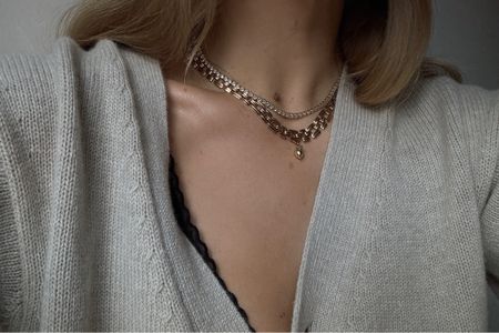 Actual gold necklace chain linked below as well as similar styles.
