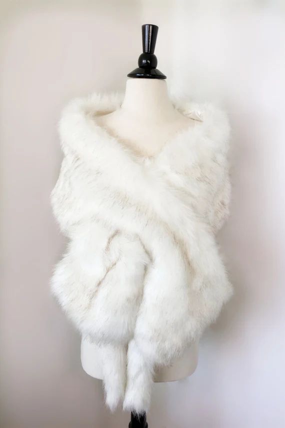 Ivory Faux Fur Bridal Wrap, Wedding Fur Shawl, Ivory Fur Wrap, Bridal Faux Fur Stole, Cape (Lili... | Etsy (US)