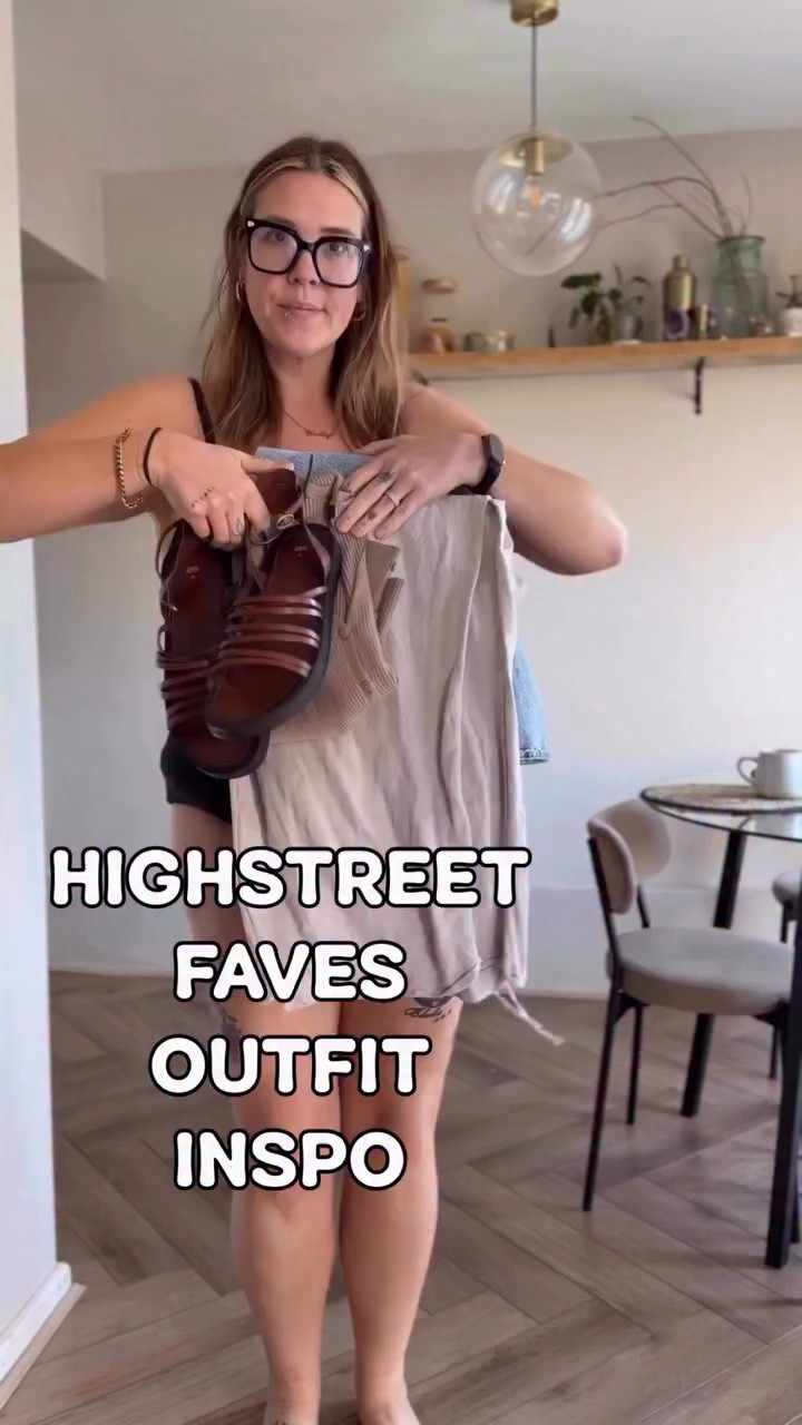 Creating outfits from your fave highstreet shops. 
You know me, I like an easy and accessible outfit so I’m mashing up a bit of @hm @newlook and @zara to combine the best of everything. 

#zara #handm #newlook #highstreetshopping #midsizeoutfits

#LTKmodest #LTKuk #LTKmidsize