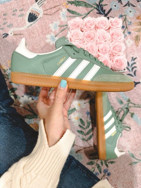 Adidas samba sneakers in olive are perfect for spring! I wear a 7.5 and sized down to a 7



#LTKfindsunder100 #LTKSeasonal #LTKshoecrush