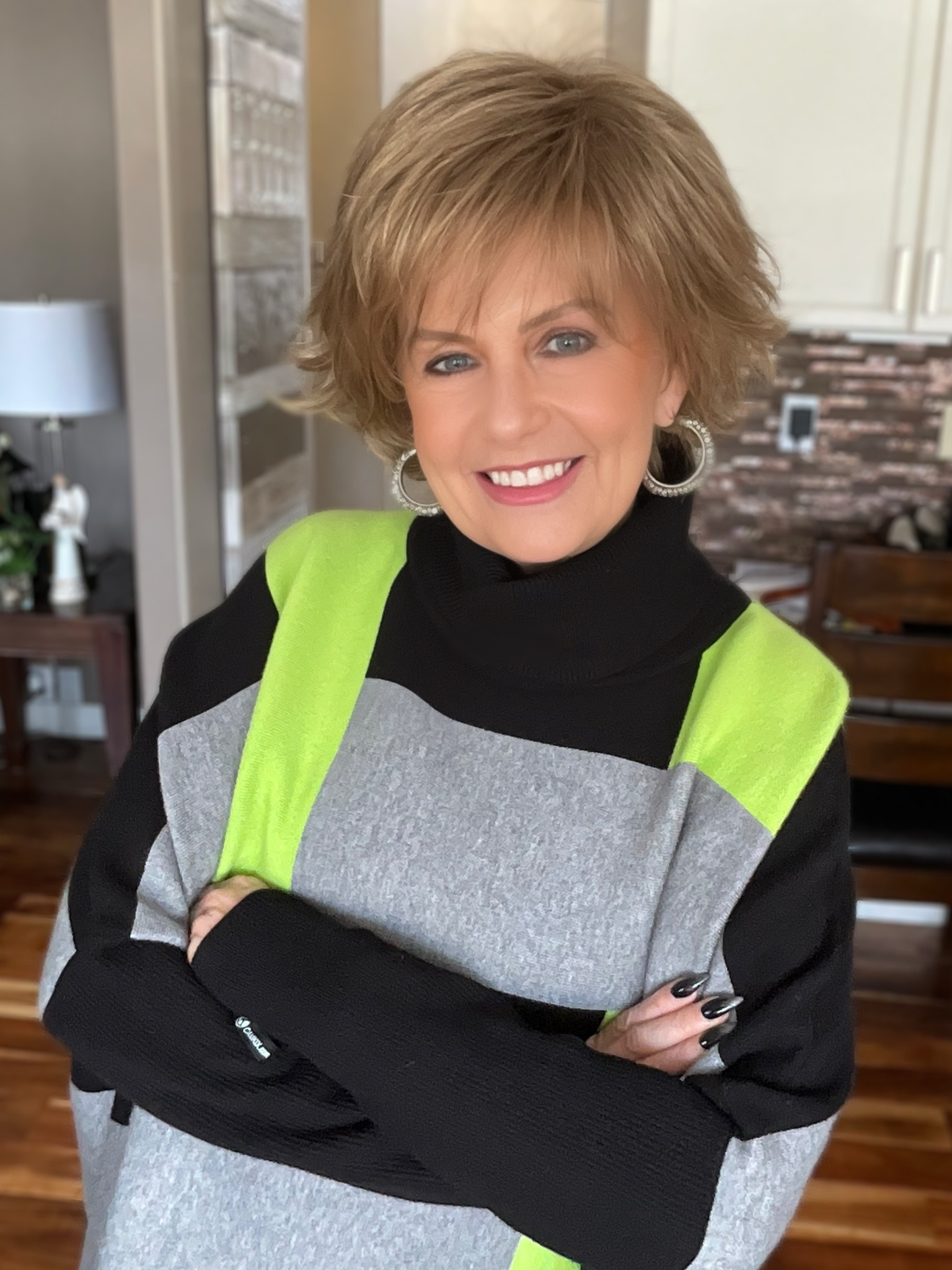 Today I’m showing you Trend Setter by Raquel Welch in the colour Buttered Toast.

Trend Setter is loaded with volume and is a mid length shag with flipped, textured ends. She requires nothing but a quick shake right out of the box and she’s ready to go!

Trend Setter has basic cap construction so she’s extremely affordable. 

Use promo code DONNA30 for 30% off your first purchase. 


#wigoftheday
#wearthehair
#syntheticwig
#wigs4everyone
#wigsforallwomen
#ilovewigs
#agelessbeauty #wiglovers 

#LTKbeauty