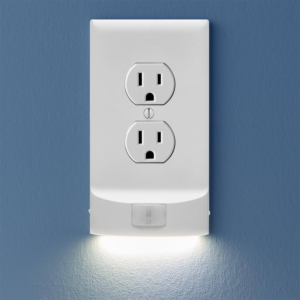 SnapPower Single MotionLight [for Duplex Outlets] - Motion Detecting LED Night Lights Built-in to... | Amazon (US)