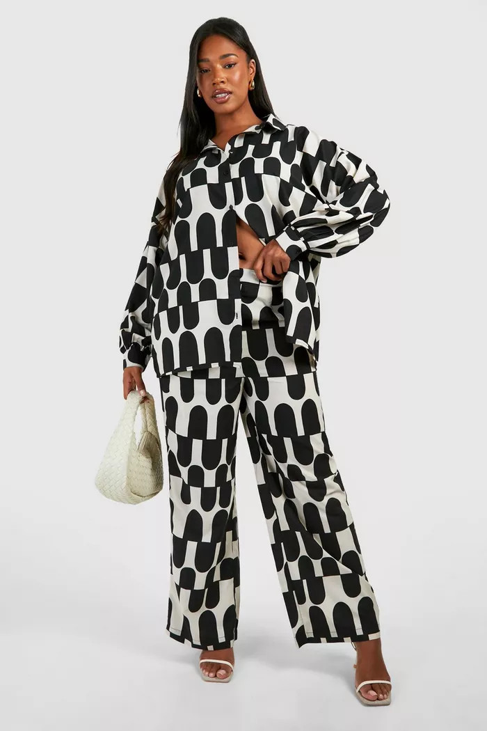 Plus Mono Abstract Co Ord Set | boohoo (US & Canada)