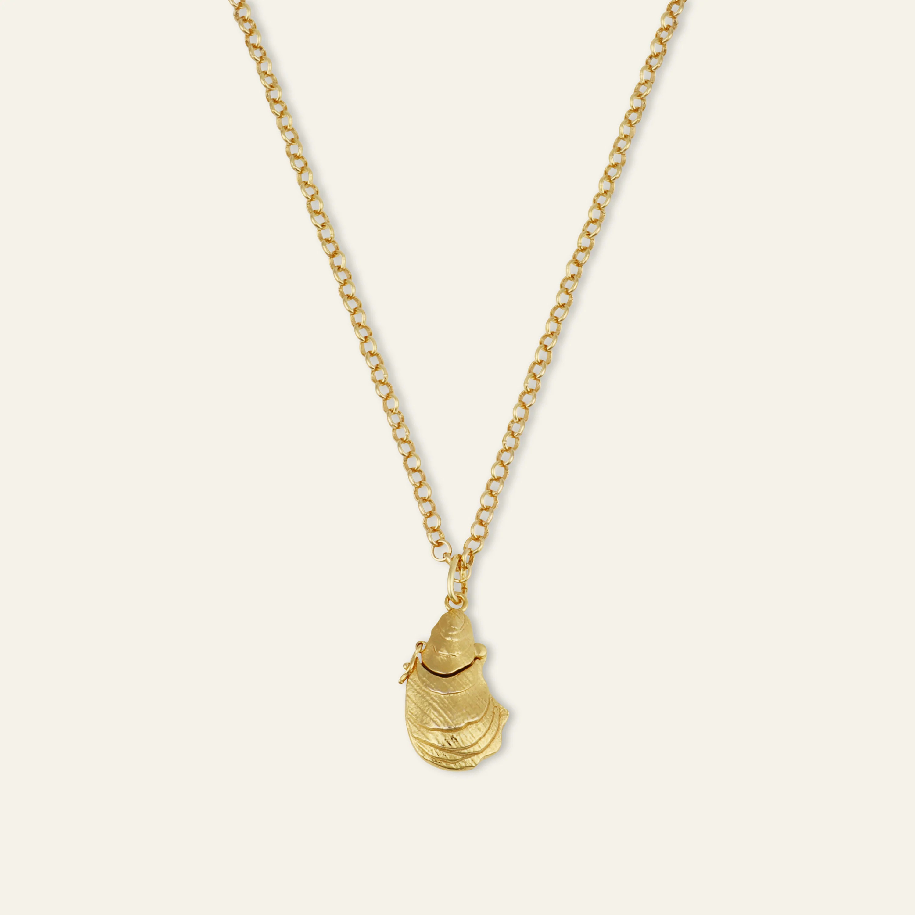 Oyster Vesta Case Necklace | HART