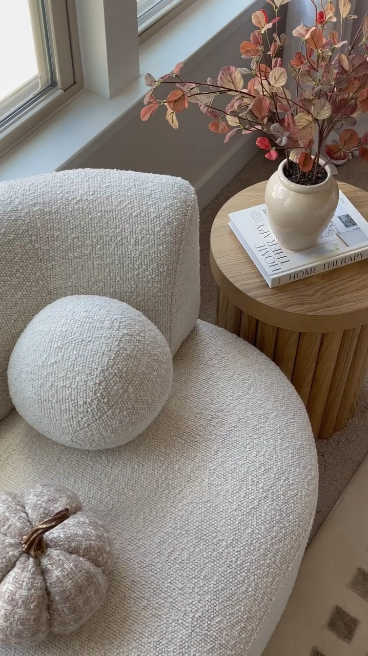 Fall decor 2024 

Styling my bedroom (sitting room for autumn) with affordable fall decor. 





#LTKHome #LTKStyleTip #LTKFindsUnder100