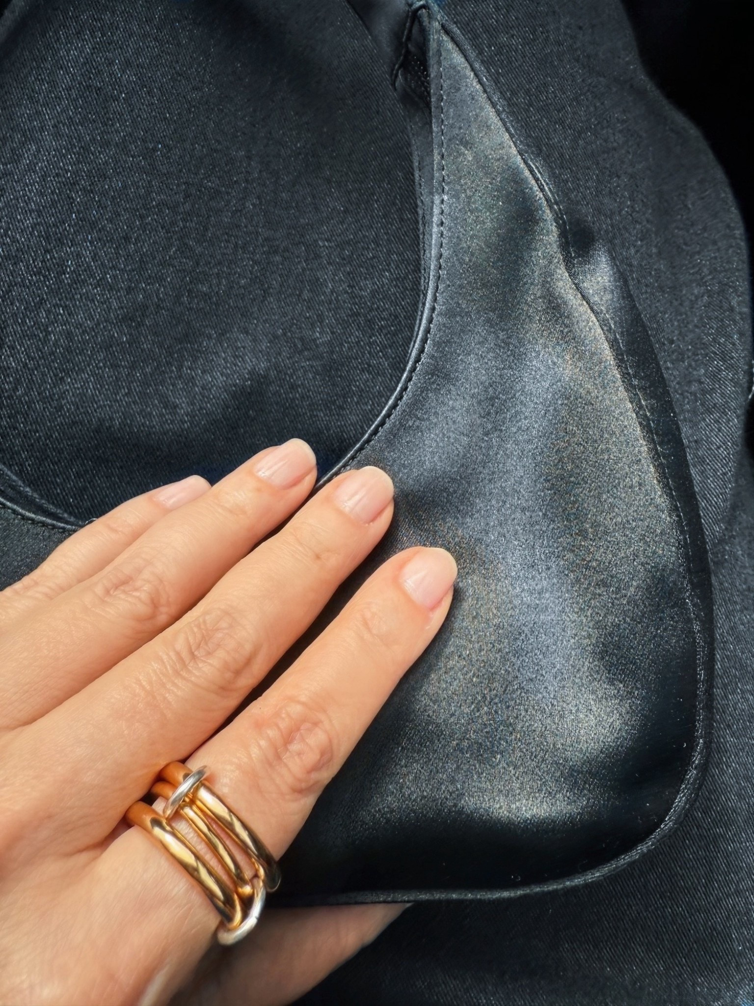 Mixed metal intertwined ring

#LTKSaleAlert #LTKWorkwear #LTKMothersDay