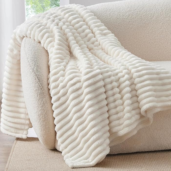 BEDELITE Soft & Warm Fleece Throw Blanket for Women Men | Amazon (US)
