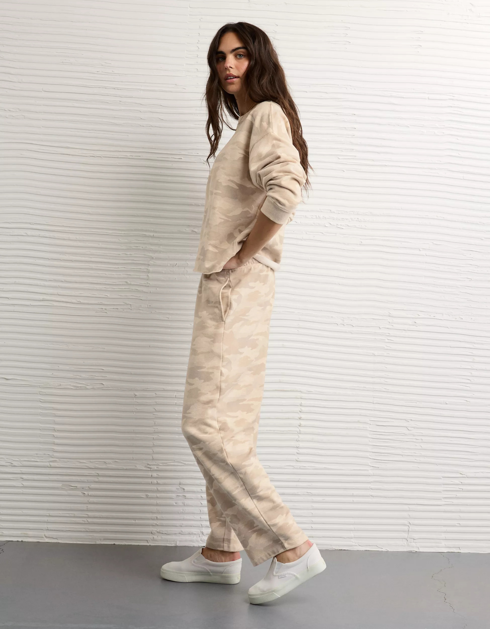 AE Everyday Luxe Barrel Sweatpant | American Eagle Outfitters (US & CA)