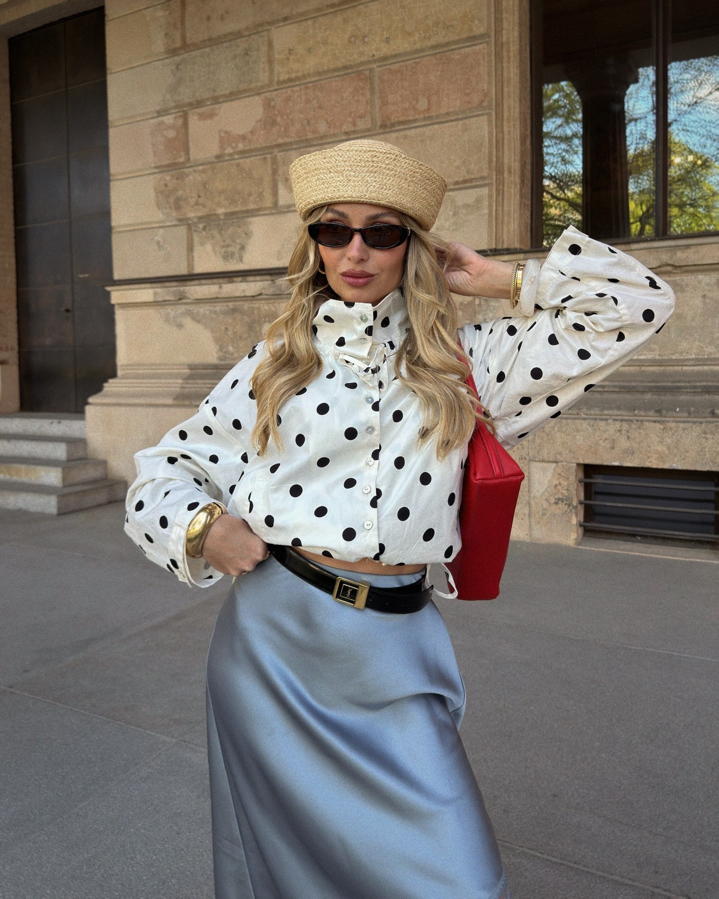 Polka dots&satin skirts for spring🌸Seid ihr team polka dots diesen Frühling? Comment SHOP to get outfit links to your dm🔗

#polkadots #springoutfit #parisianstyle #berlinblogger #outfitinspo