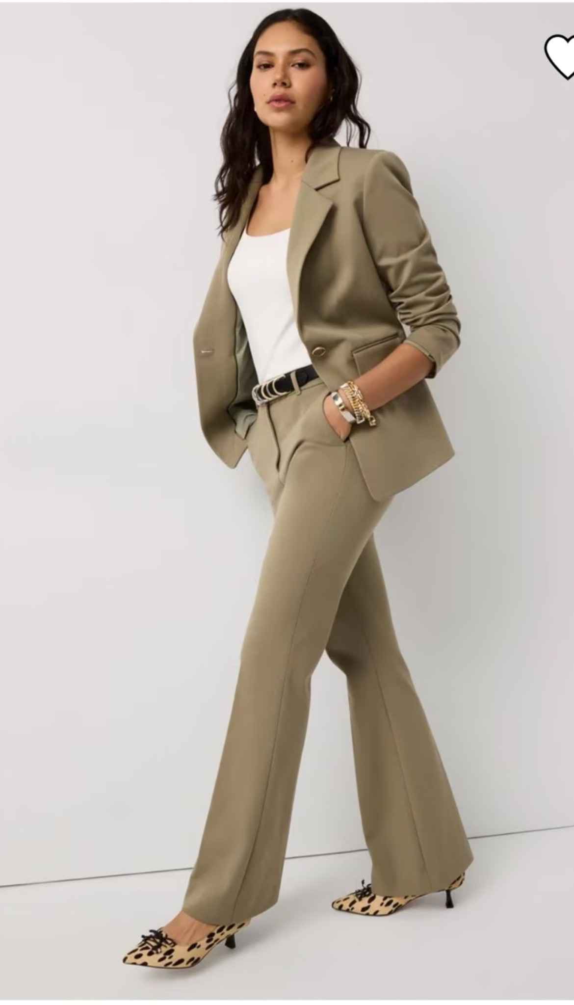 okay but THIS suit 😮‍💨 I've been sleeping on WHBM for suiting and I will NOT be doing that anymore 🙅‍♀️ this khaki/olive pant suit is giving *everything* — the blazer fits like a dream, the wide leg trousers are so flattering, and the color is one of those perfect neutrals that goes with literally everything in your closet 🫶

styled it with a simple white tank underneath + a belt to cinch it + leopard heels to break it up (because a little print mixing never hurt anybody 😏) this is the kind of outfit that makes you feel like you have your whole life together even when you don't 😂

#WHBM #WhiteHouseBlackMarket #PantSuit #WomensSuit #SuitSet #BlazerStyle #WorkWear #OfficeOutfit #WideLetPants #NeutralOutfit #OliveGreen #KhakiStyle #SuitSeparates #PowerSuit #LTKStyleTip #LTKfindsunder100 #ootd #outfitinspo #fashionover40 #classicstyle #elevatedbasics #howtostyle #outfitoftheday #blazeroutfit #pantsuitvibes #workwearstyle #falltransition #capsulewardrobe

#LTKWorkwear #LTKOver40