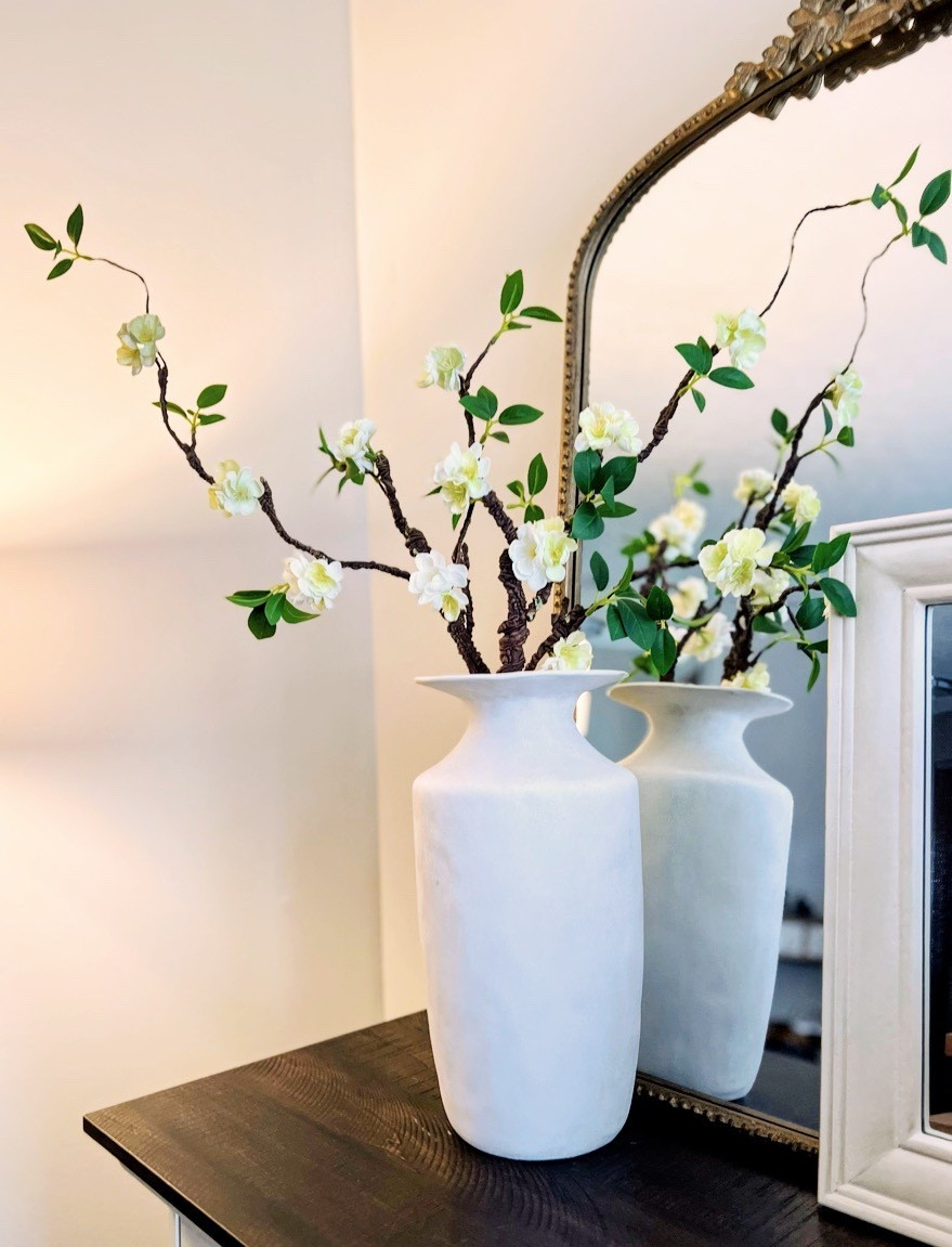 Beautiful spring realistic stems. They are very easy to bend to the  shape you desire. 

#LTKHome #LTKSeasonal
