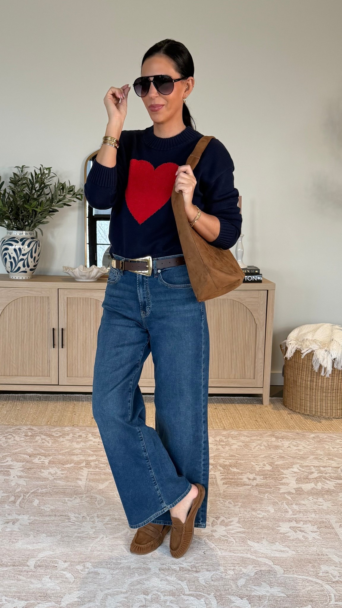 The $36 sweatpant denim you have been waiting for! 
Size 27 
Left- regular length 
Right - long 
Sweaters are a small 