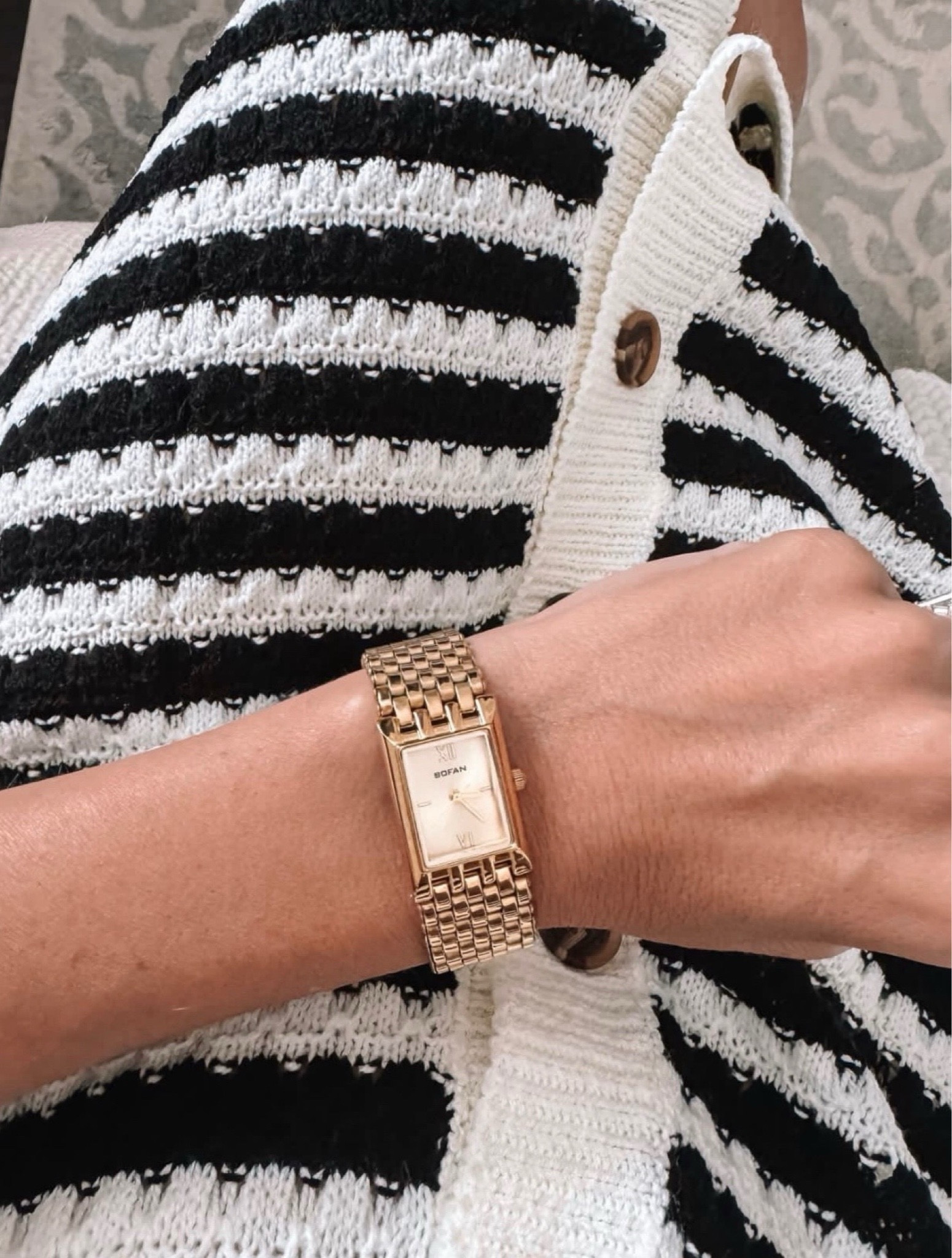 Best recent Amazon find! Under $40 and SO GOOD!! Very lightweight and perfect little watch 😍

#LTKSeasonal #LTKFindsUnder50 #LTKStyleTip