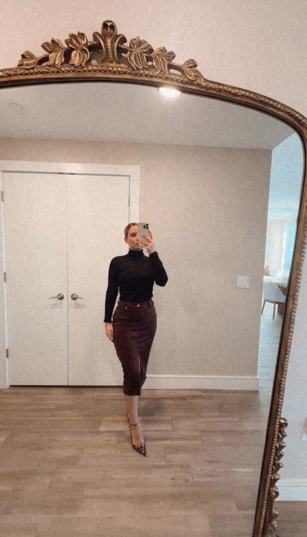 Zara Leopard Sling Back Heels 
Size 4 in the Skirt



#LTKSeasonal #LTKFindsUnder50 #LTKWorkwear