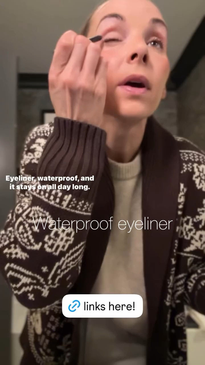 Grab my favorite eyeliner on @amazon