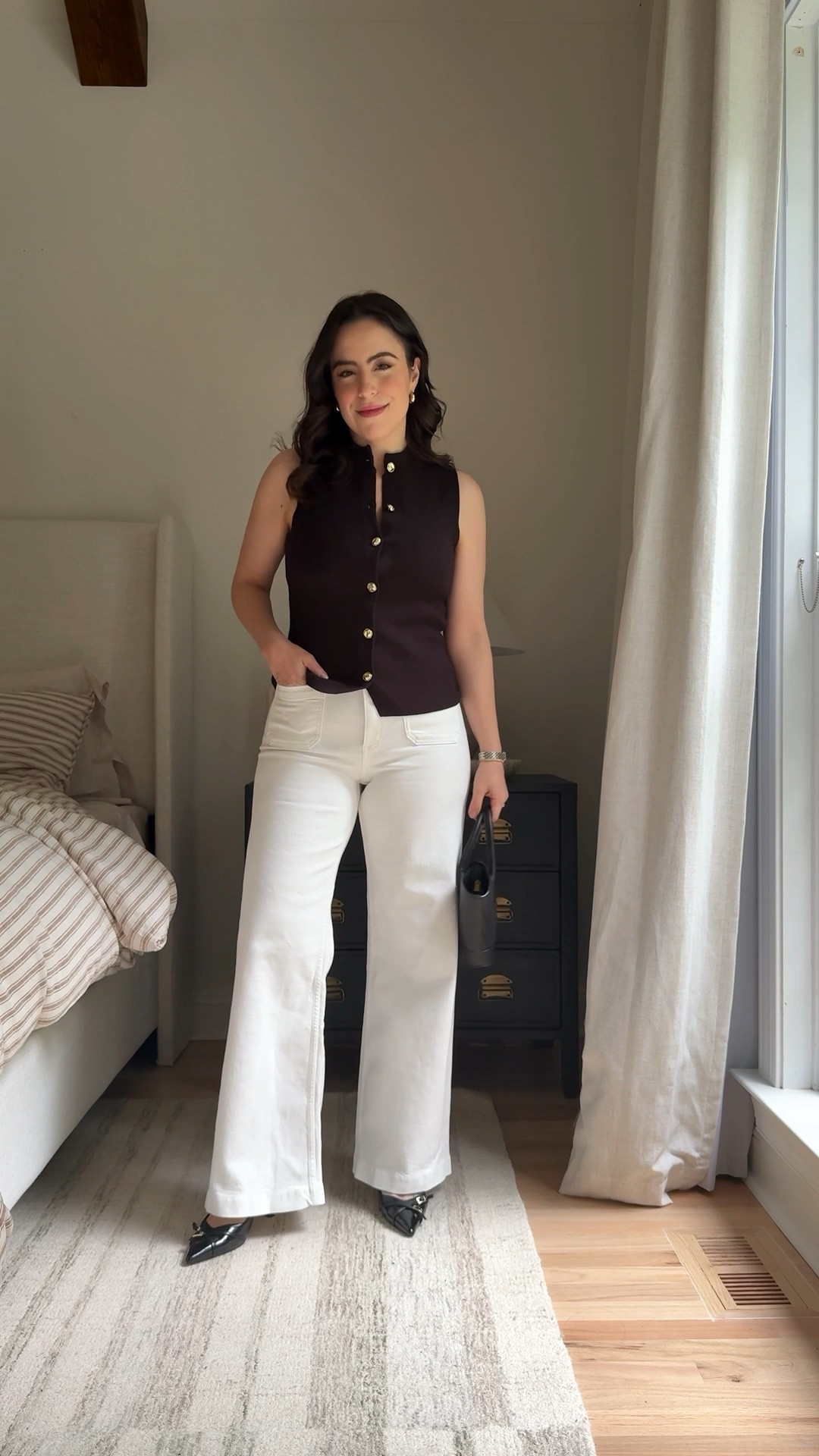 Found high waisted white jeans that actually fit my postpartum body 🙌🏼 under $50, wearing size 27. This too is under $25 and so flattering, wearing size XS

#LTKStyleTip #LTKPetite #LTKFindsUnder50