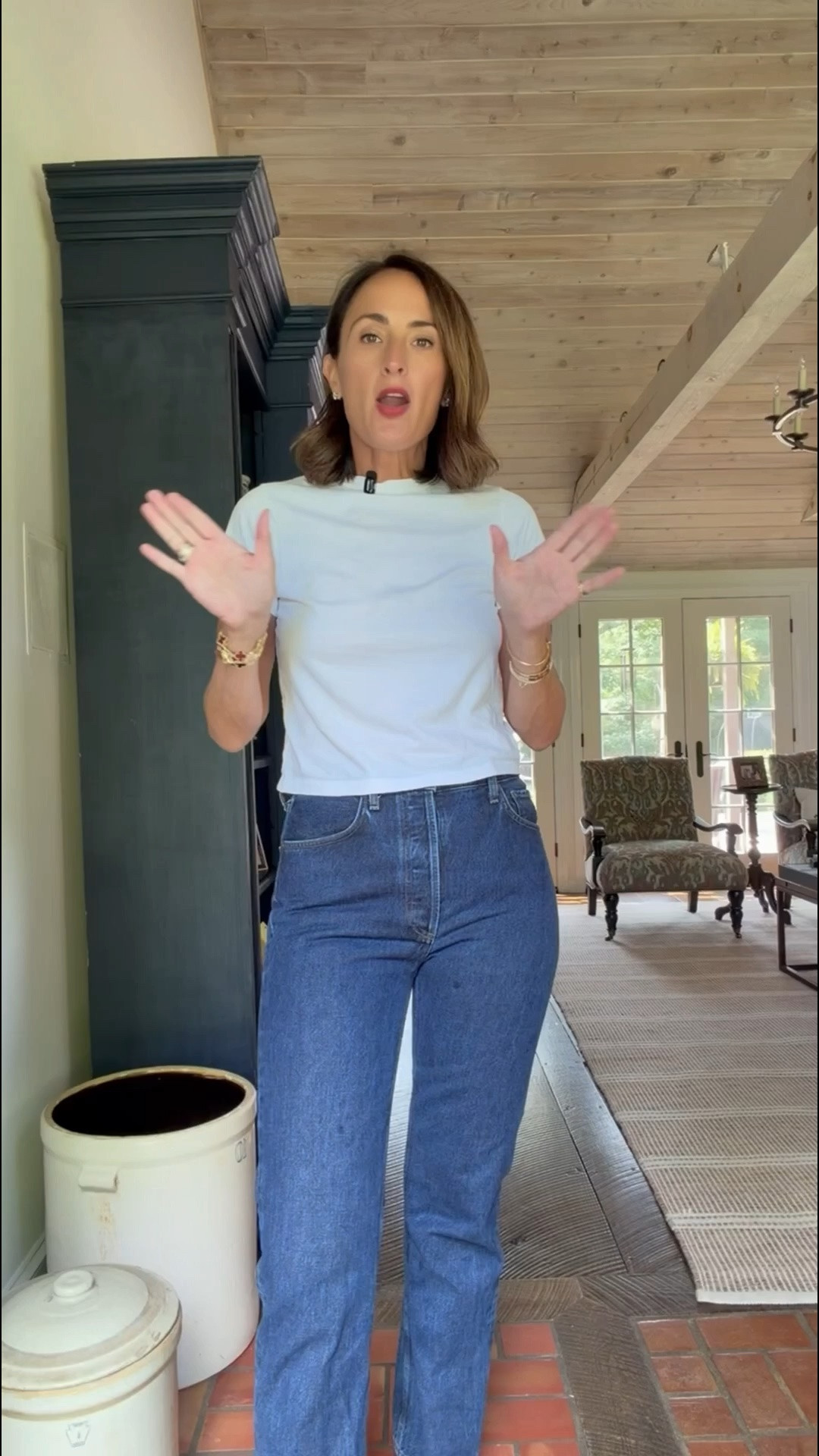 Three essential jeans for fall. 90s straight leg,, wide leg and oversized barrel.