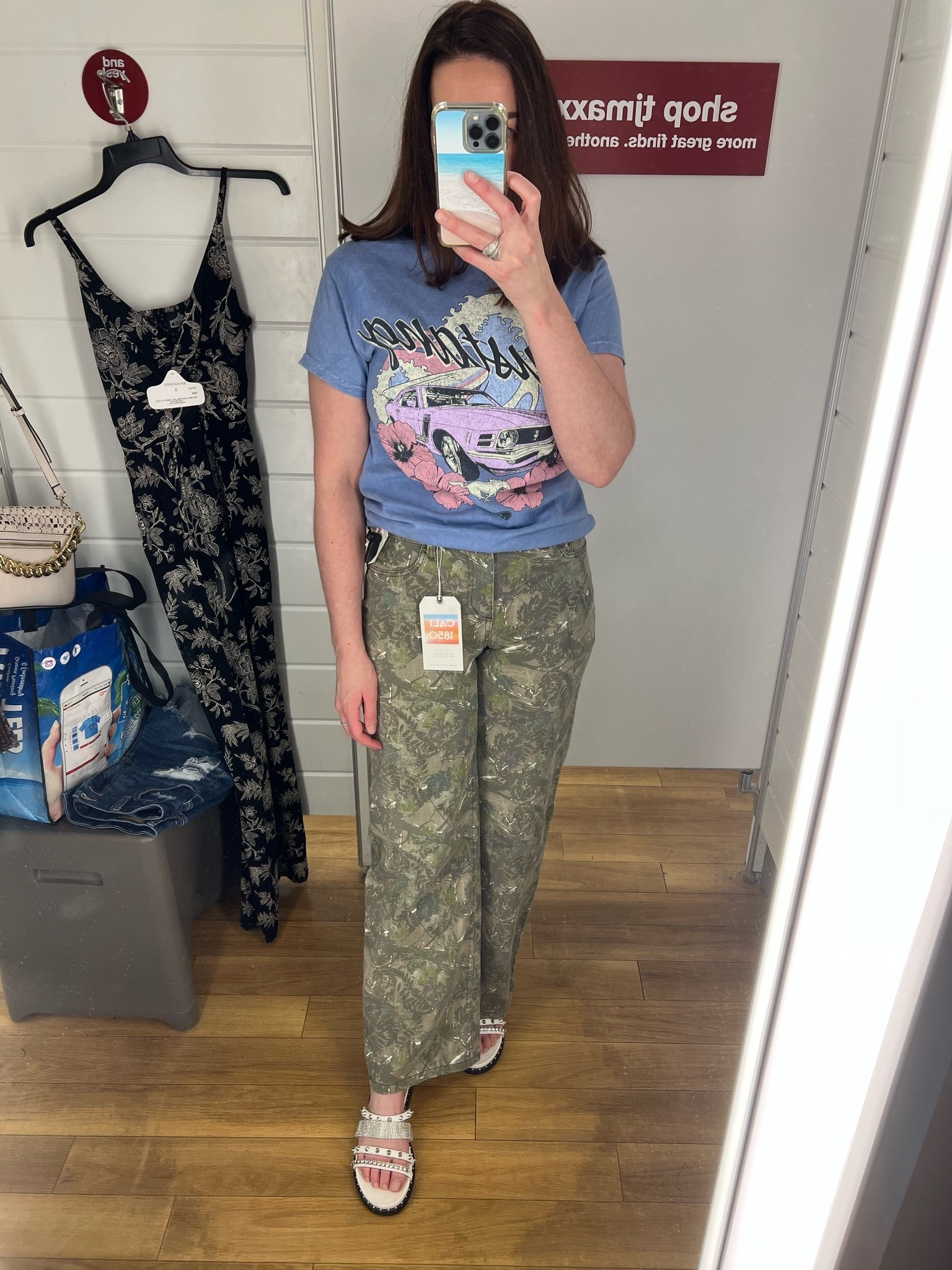 Blue mustang graphic t-shirt (s). Camo jeans (27). White studded sandals (8.5). #tshirt #graphictshirt #mustangtshirt #bluetshirt #jeans #camojeans #sandals #whitesandals #falloutfit
fall outfits
fall fashion hauls

#LTKootd #LTKSeasonal
