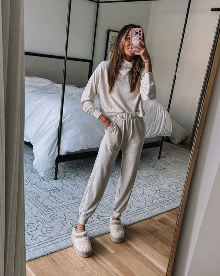 this new soft brushed jersey set from @madewell is amazing!! definitely packing for my Aspen trip! get extra 10% off the 30% off sale today w/ code LAUREN10 

#madewell #madewellpartner #ad

#LTKtravel #LTKsalealert #LTKSeasonal