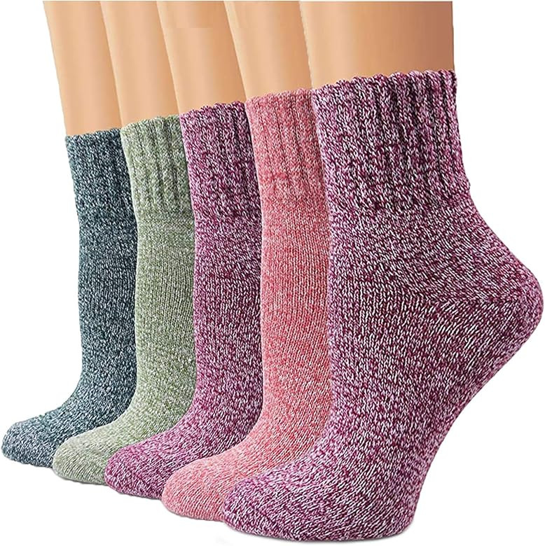 Amazon.com: YZKKE 5Pack Womens Vintage Winter Soft Warm Thick Cold Knit Wool Crew Socks, Multicol... | Amazon (US)