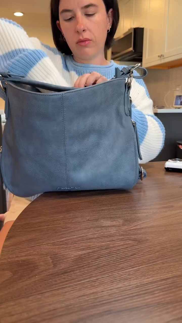 New bag and I am obsessedddd 😍😍😍👜

#asmrsounds #asmrvideo #whatsinmybag #newpurse #asmrpacking

#LTKBeauty #LTKTravel #LTKootd