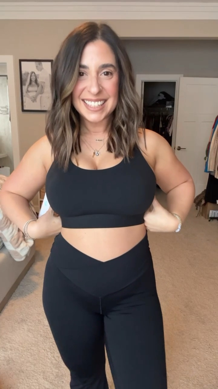 I can’t believe I have finally found a full-bust friendly strappy workout bra!  This bra holds the girls in and is still flattering. I mean I haven’t ever felt this good in a sports bra in my life! Thank you, Amazon I’m so glad I found this- it’s the absolute best, I’m obsessed!

#LTKPetite #LTKFitness #LTKActive