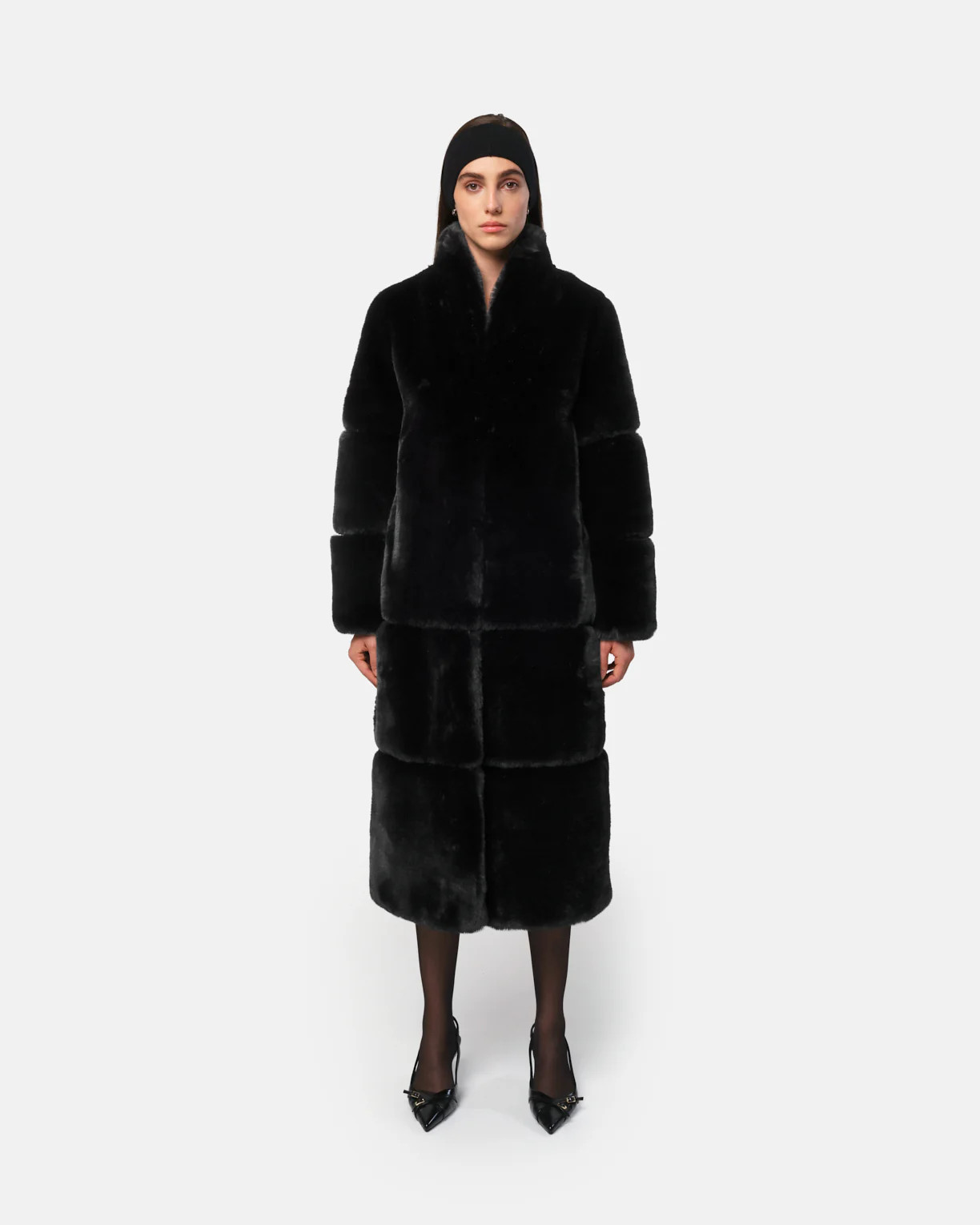 Sylke Faux Fur Coat in Noir | Apparis