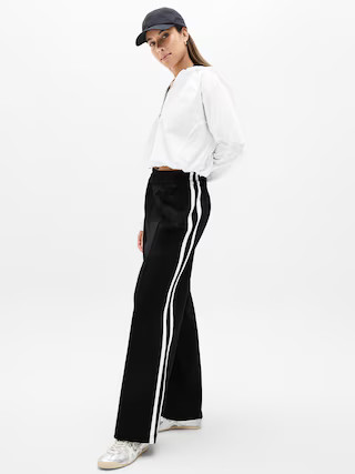 Tempo Mid Rise Wide Leg Track Pant | Athleta