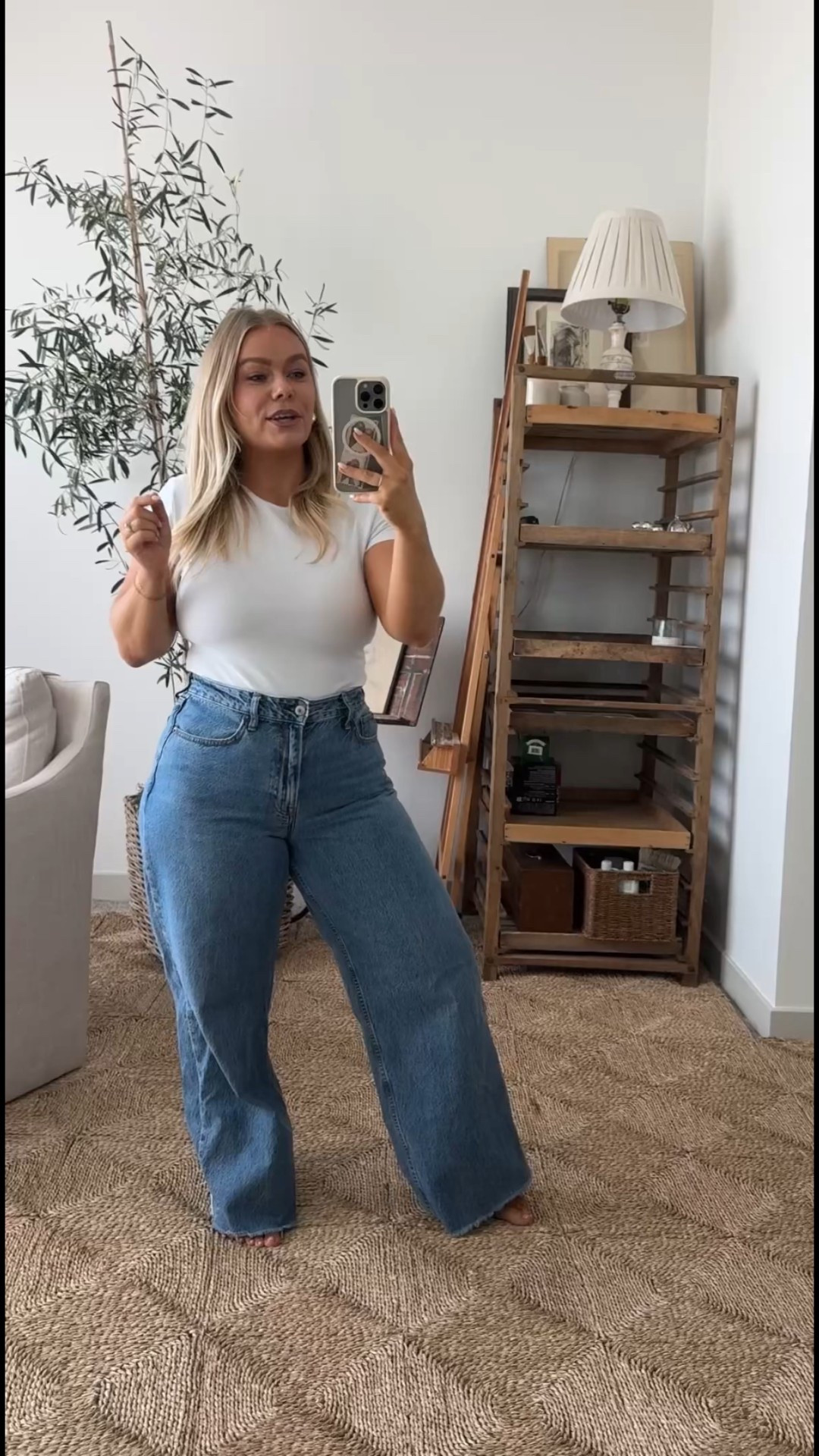 My favorite pair of jeans I’ve ever owned! I’m in size 29 regular length. Use code “CYBERAF” for an additional 15% off! @abercrombie #abercrombiepartner