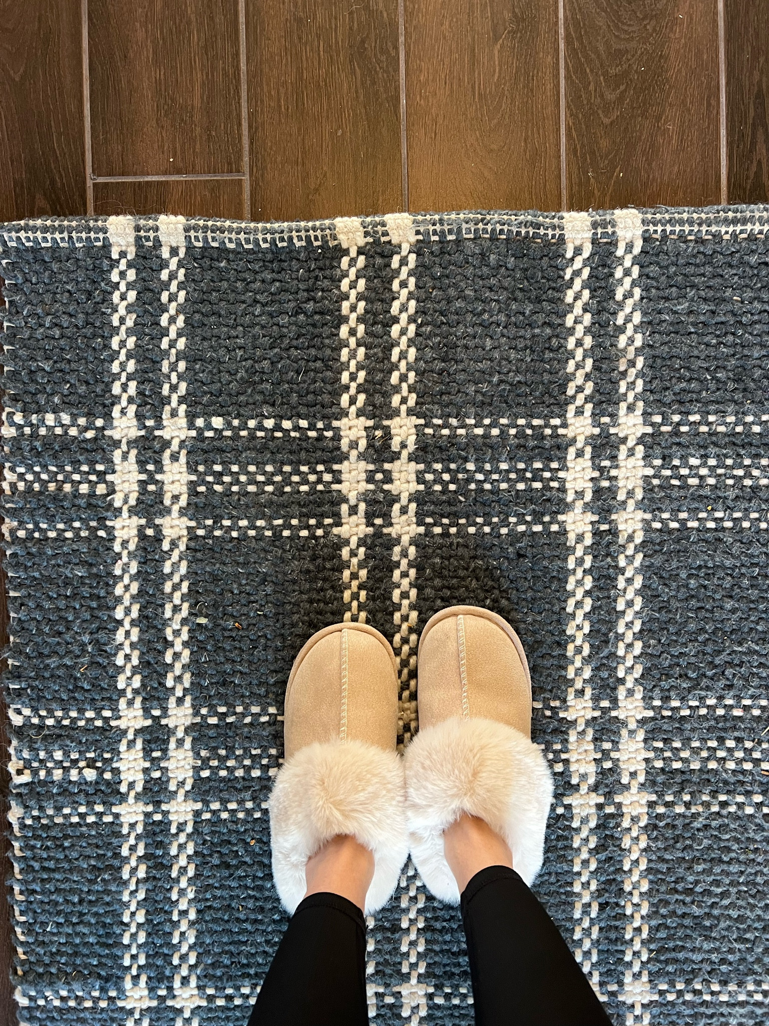 My go to slippers for fall and under $18 with jessbf40 for 40% and such great gifts !! #under20

#LTKsalealert #LTKSeasonal #LTKGiftGuide