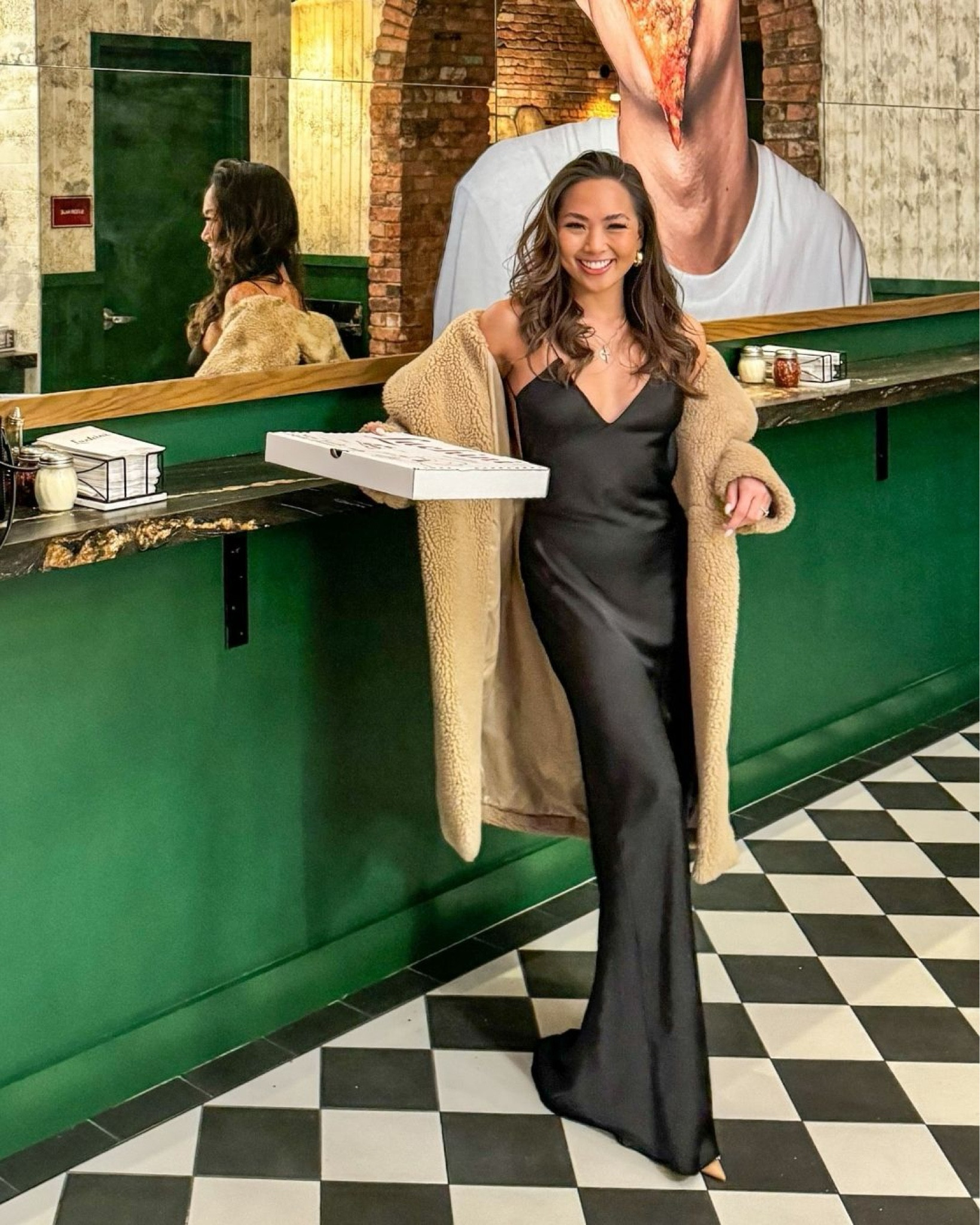 Obsessed with this black dress! Super flattering with a stylish open back detail. A chic yet casual vibe for a romantic evening out! 

#LTKstyletip #LTKSeasonal