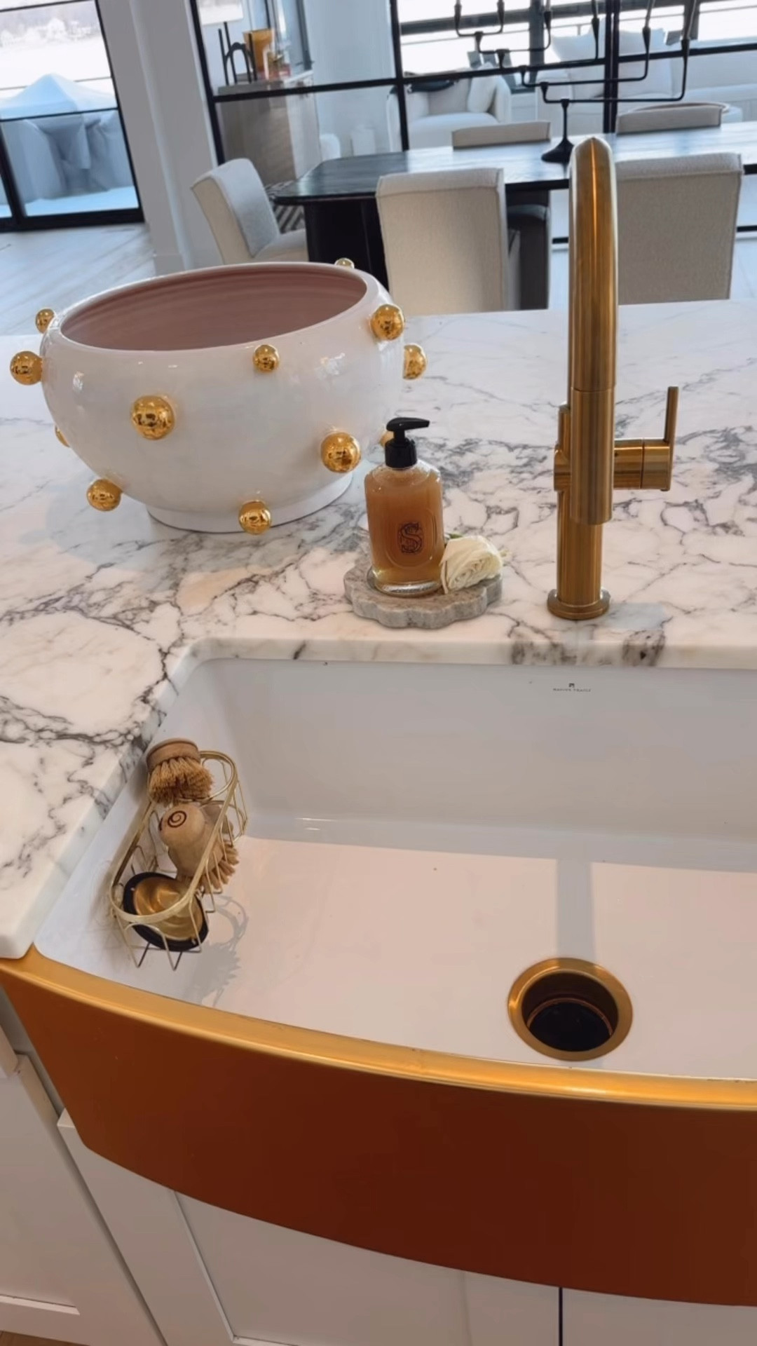 Most used Amazon purchase! 🙌❤️ Also, my favorite bougie hand soap 😜