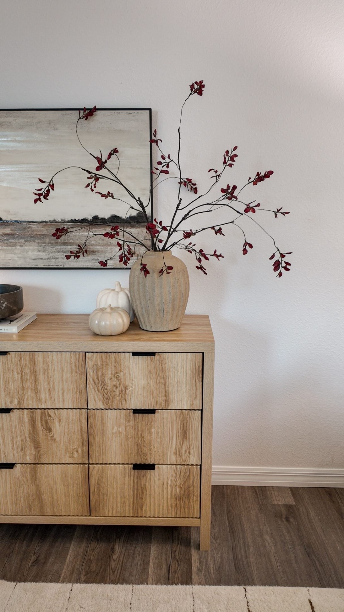 I just can’t 🥹🍂🤎 These beautiful stems are so simple, yet absolutely perfect! 

Comment SHOP for 🔗 

#falldecor #bedroomfalldecor #bedroomdecor