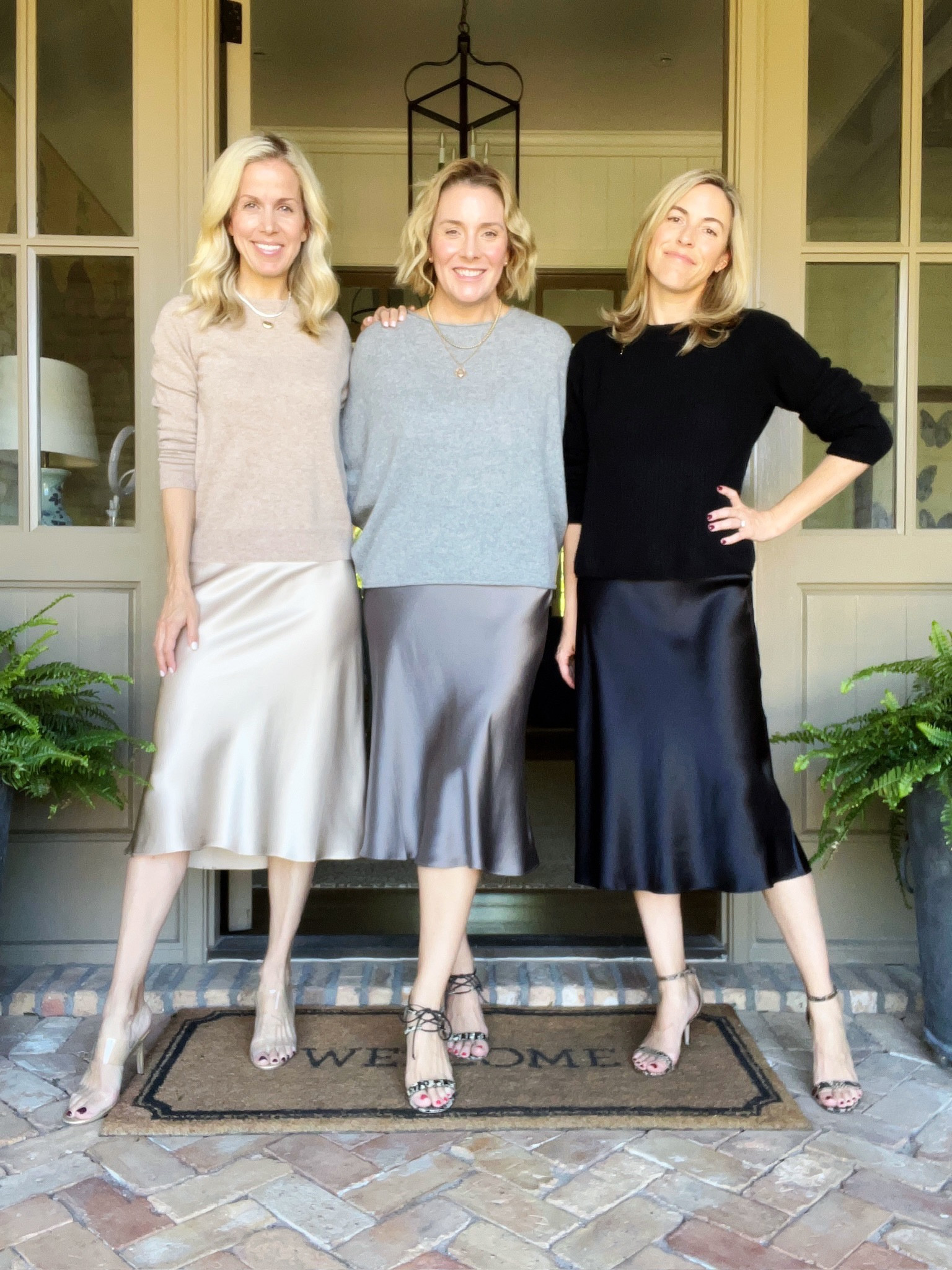 3 cashmere + silk skirt looks from Quince. Tone on tone is having a moment and this is a perfect time to try that look. All sweater and skirts run TTS. Could also pair skirt with a white tee and sneakers for a more casual look. 









Thanksgiving outfit
Holiday party outfit
Black silk skirt
Grey silk skirt
Taupe silk skirt
Black cashmere sweater
Grey batwing sweater


#LTKover40 #LTKstyletip #LTKHoliday